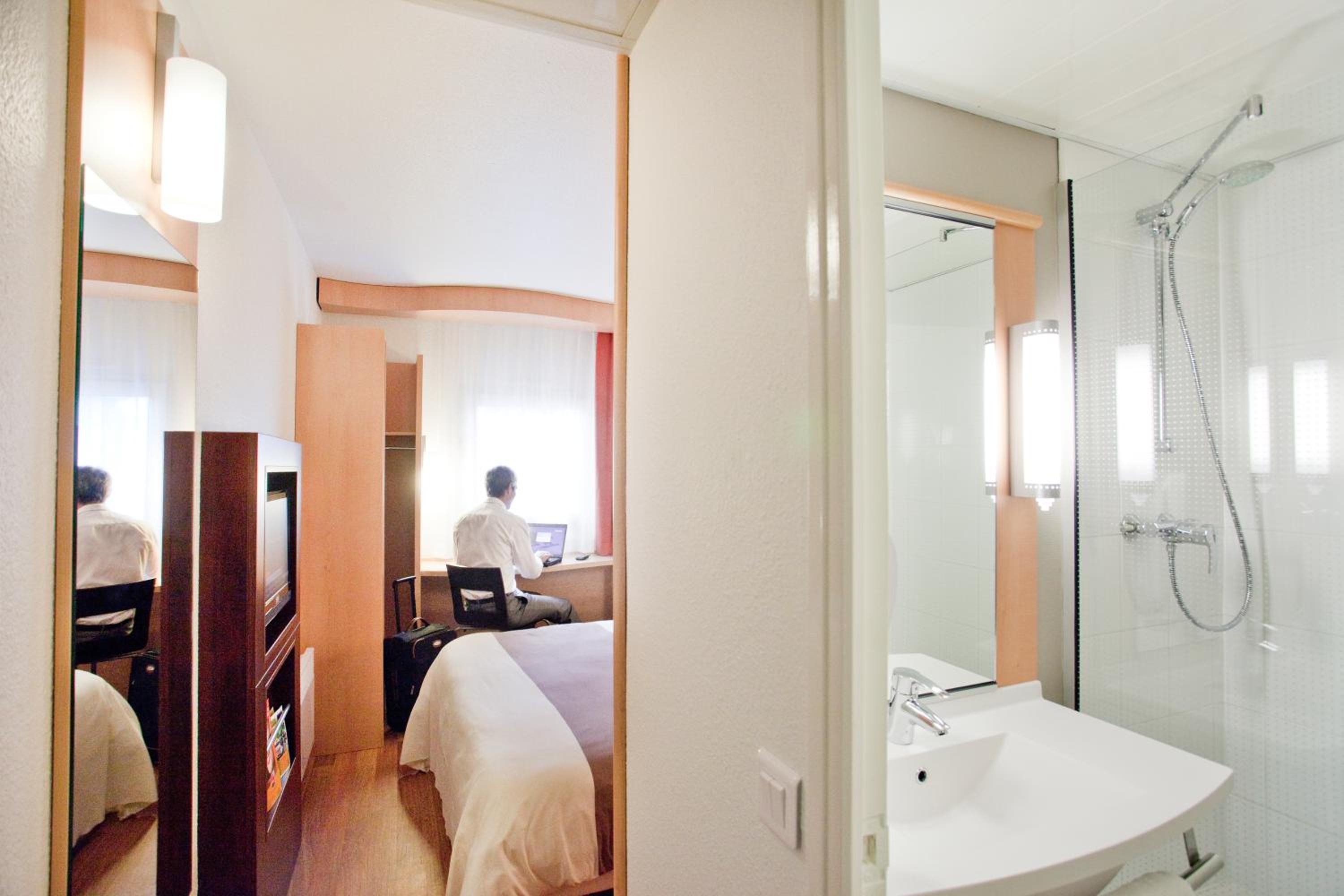 Double Room - Photo 17