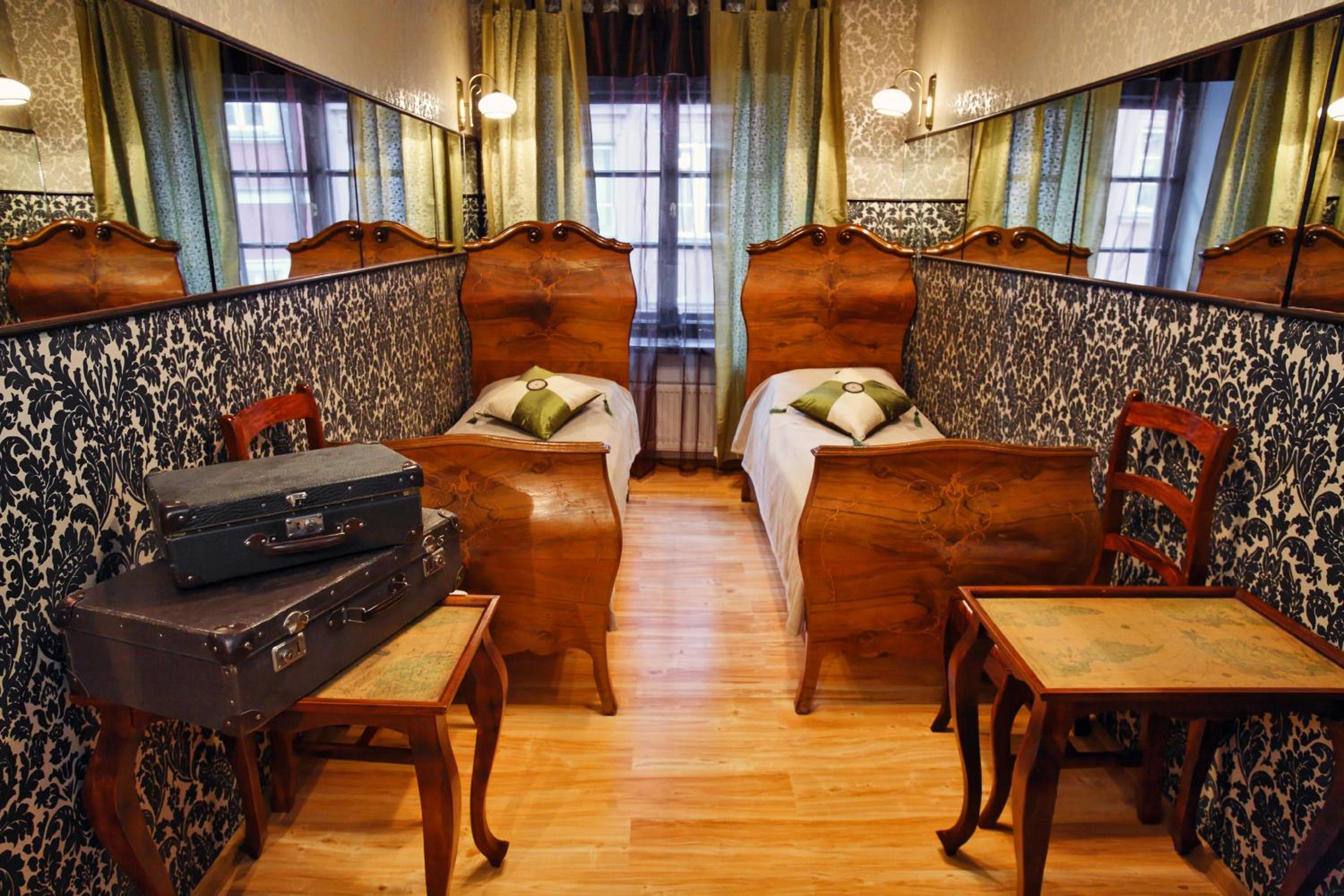Standard Twin Room - Photo 4