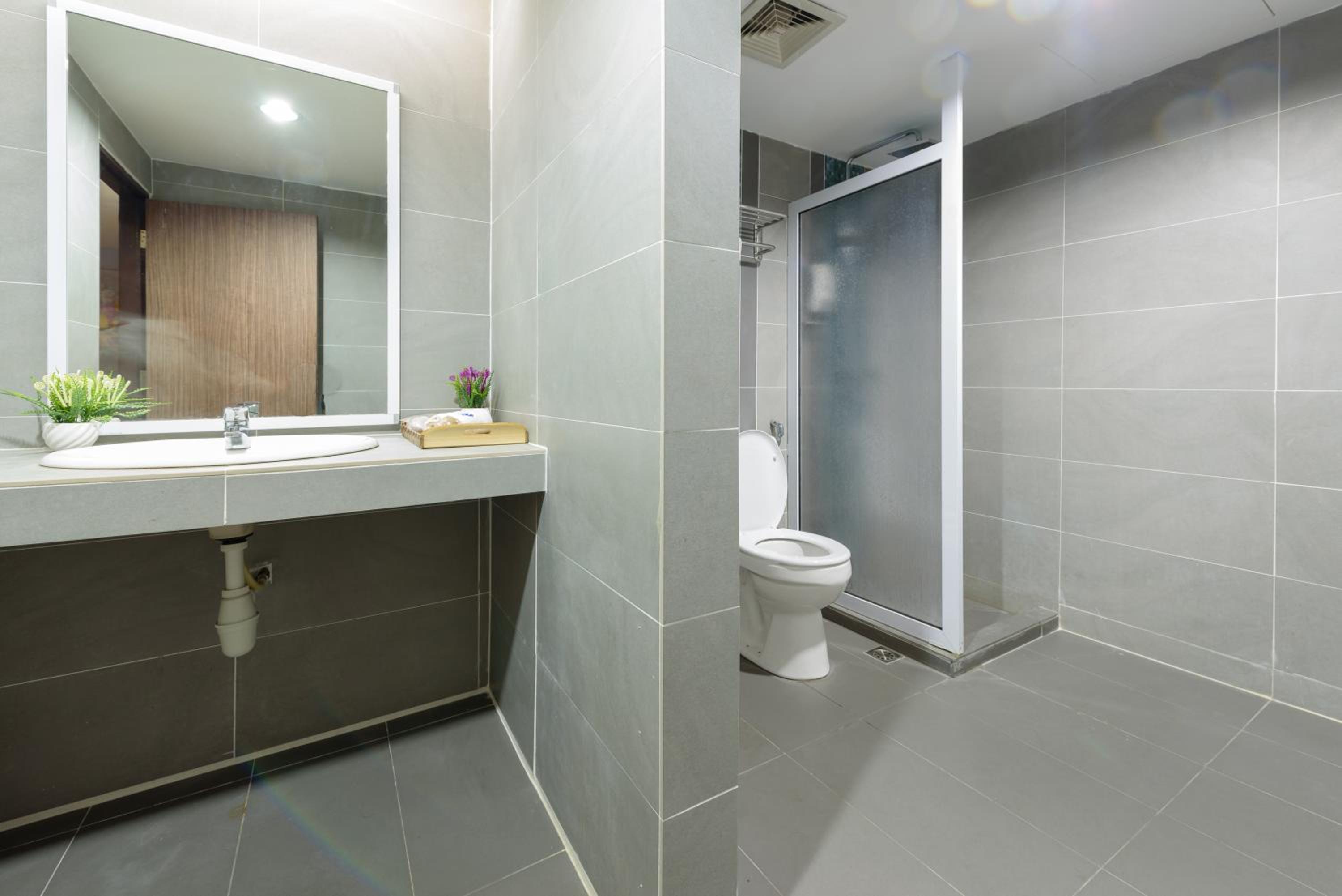 Suite - Photo 3