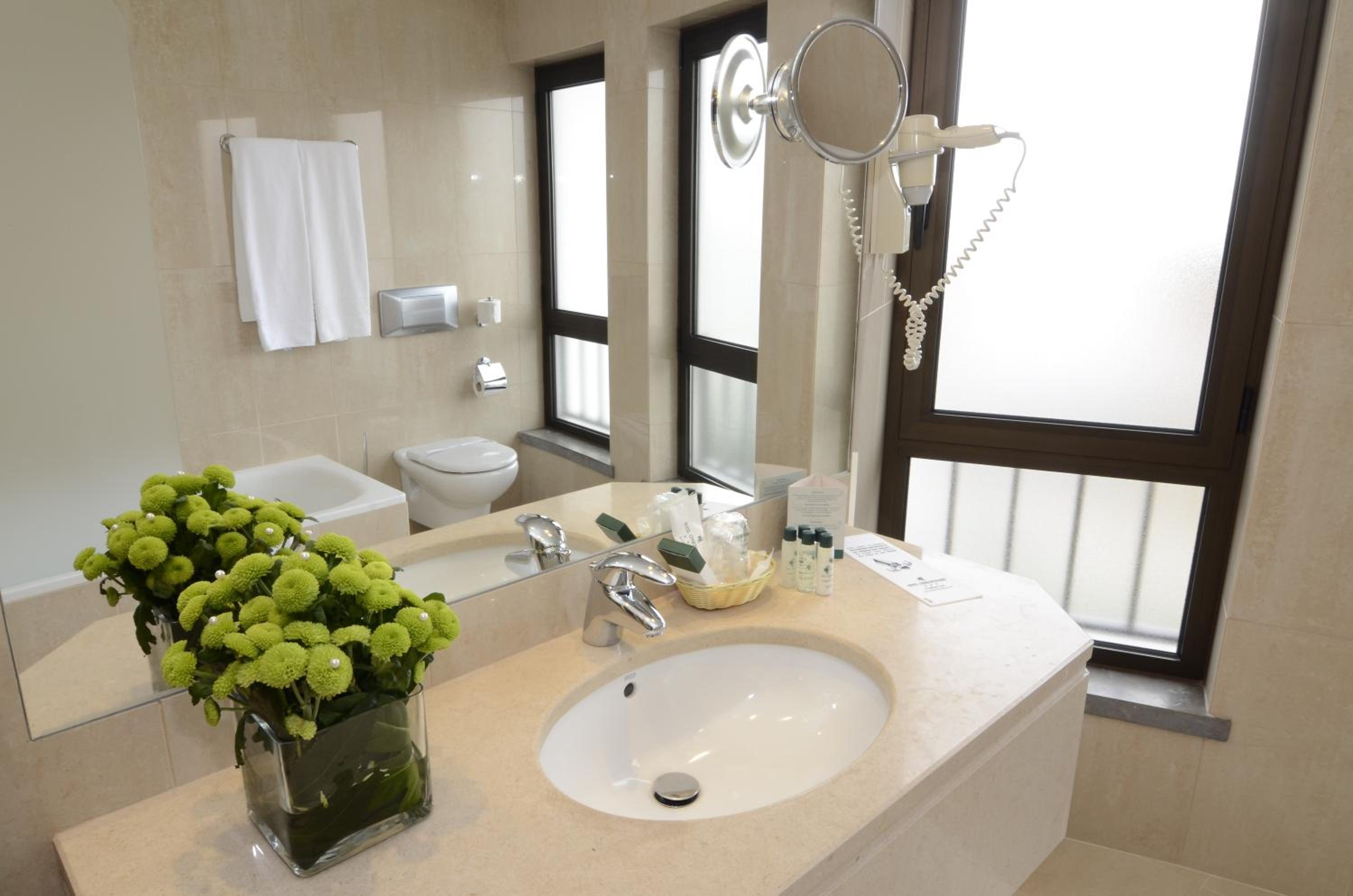 Superior Double or Twin Room - Photo 7