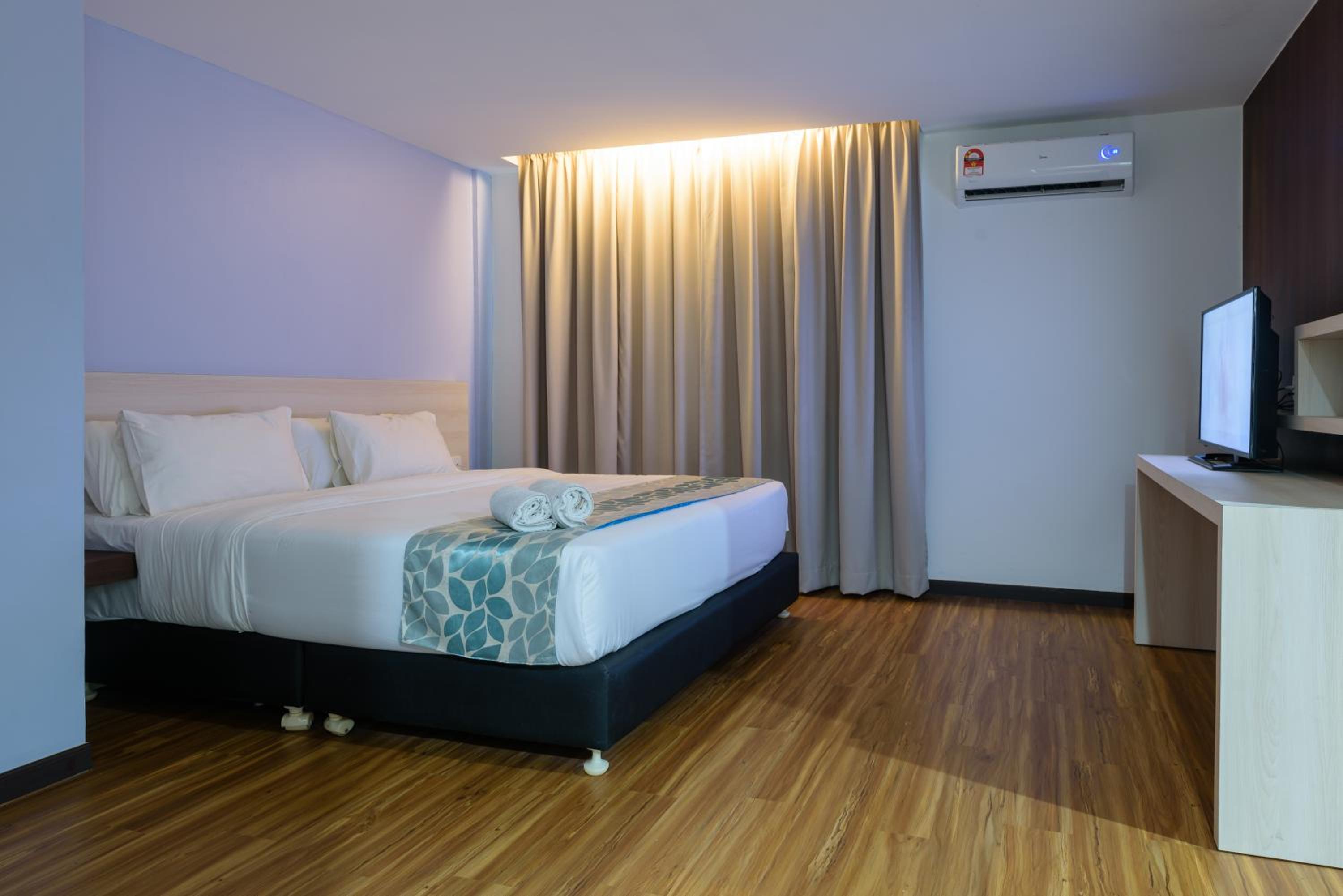 Suite - Photo 2
