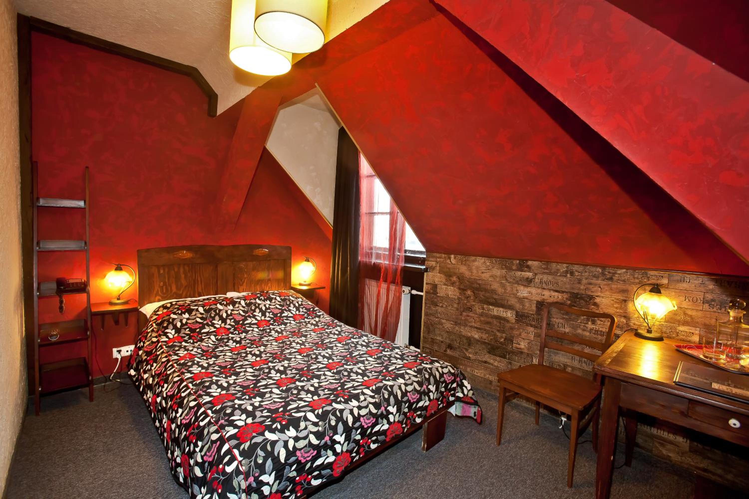 Standard Double Room - Photo 6