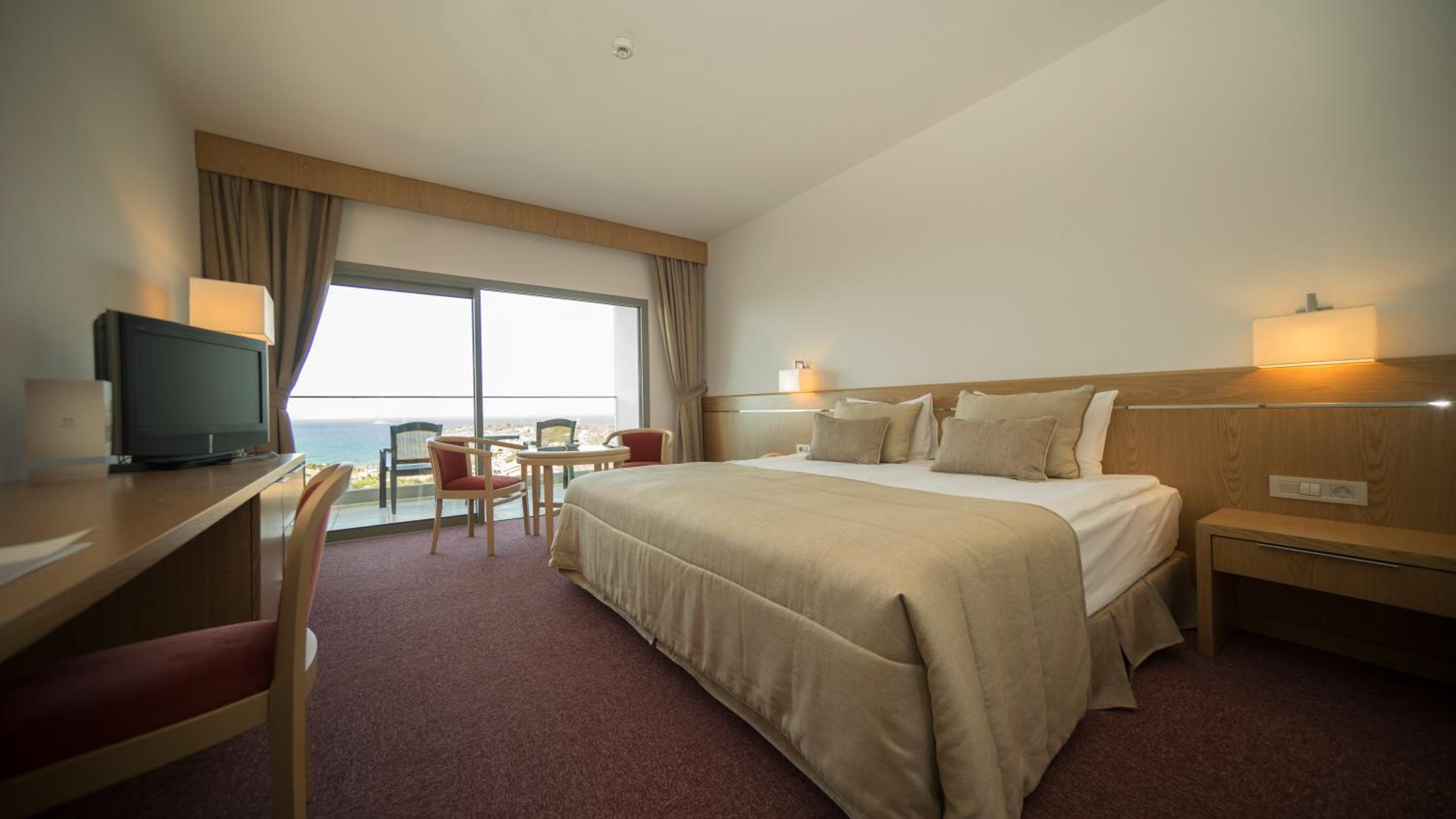 Double Room with Garden View - Photo 2