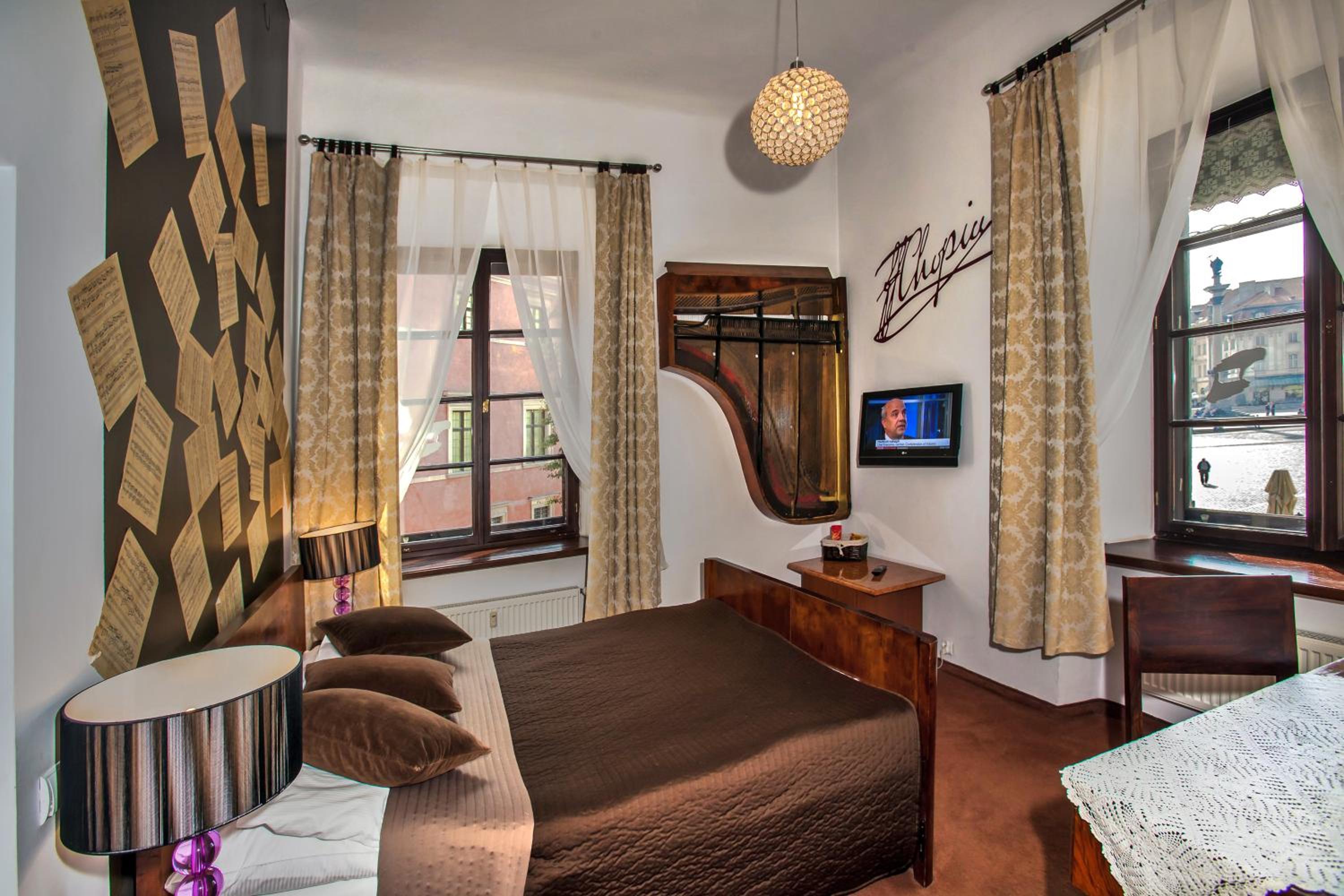 Deluxe Double Room - Photo 13