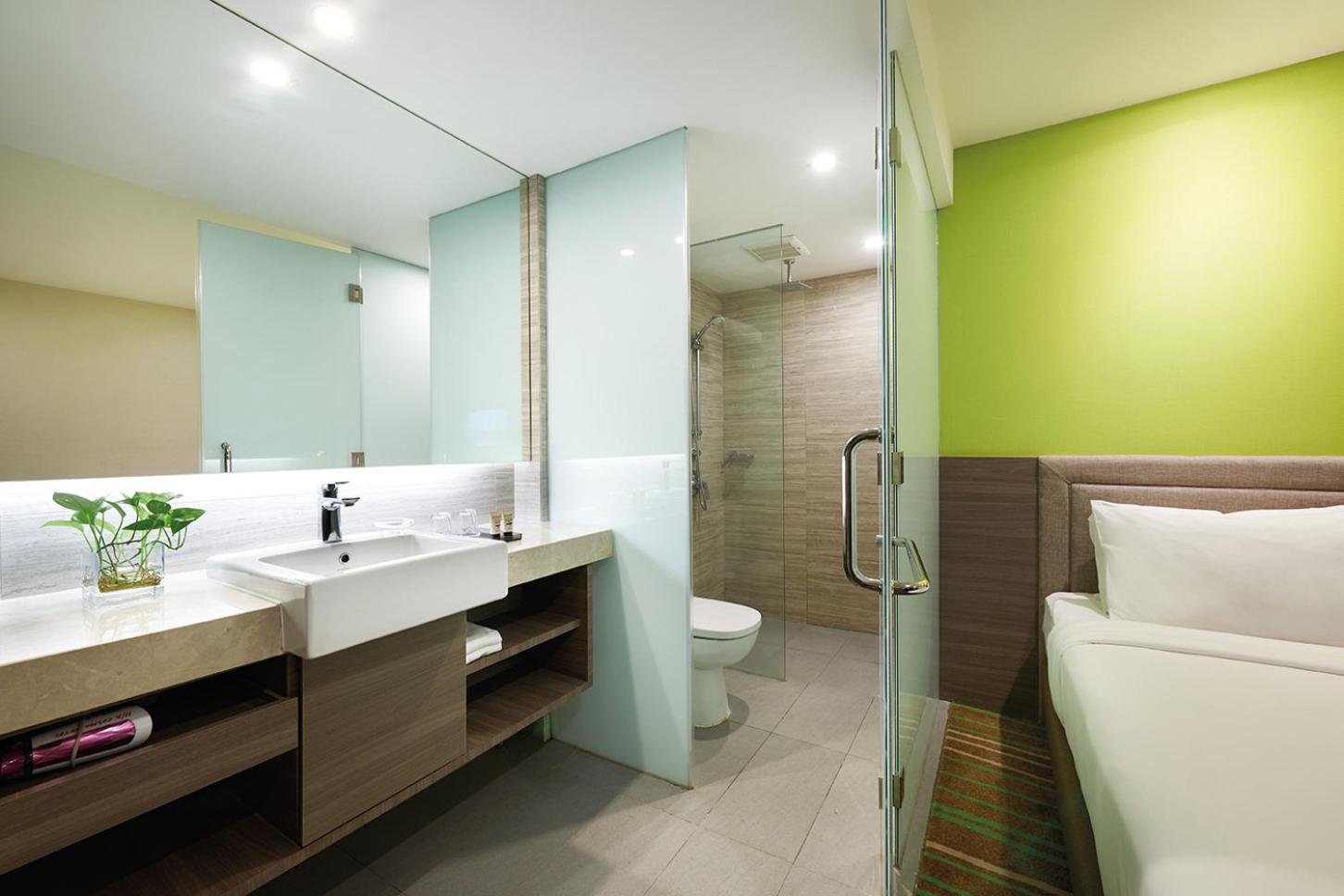 Executive Package - Cosmo Twin Room (No Window) photo 3