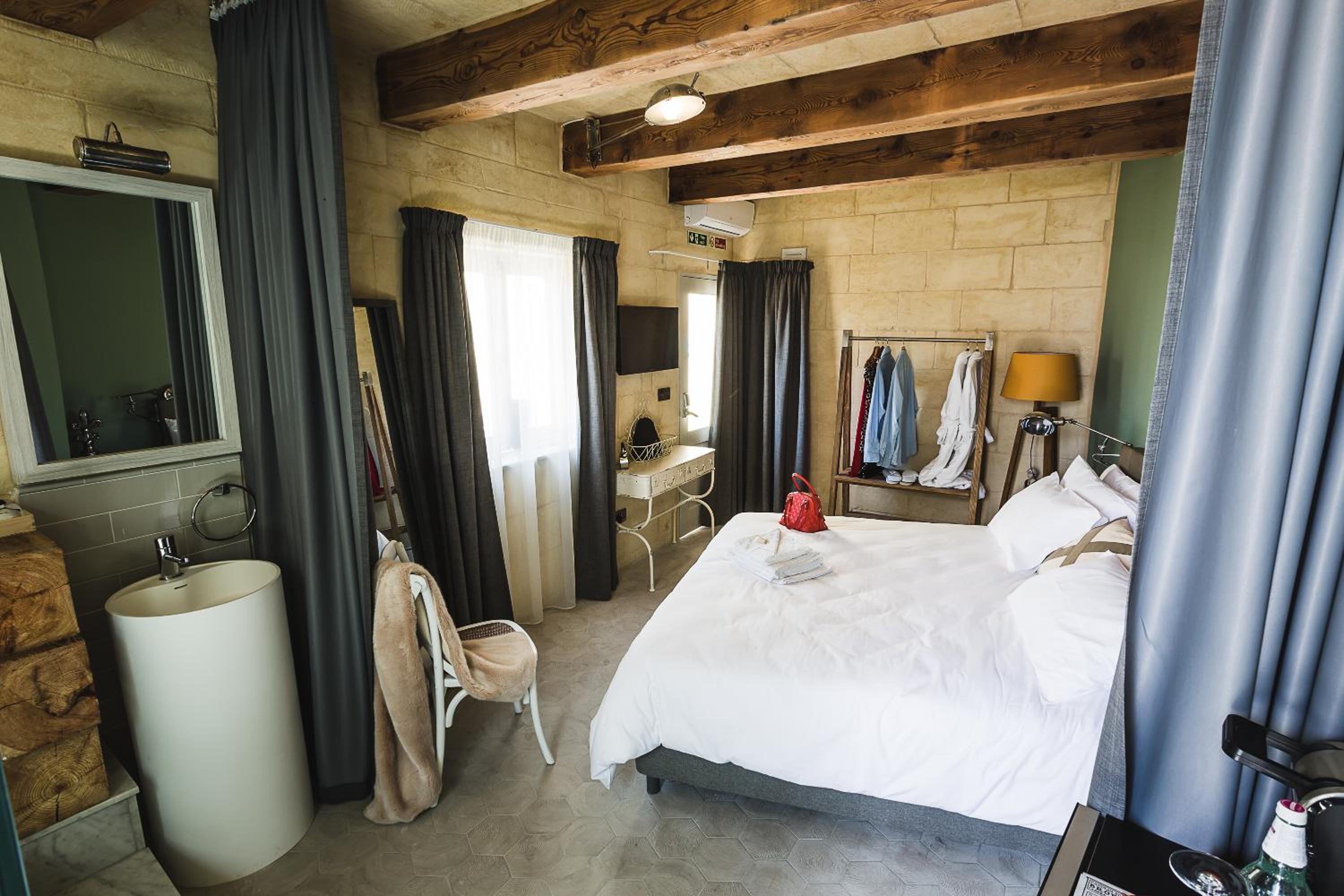 Superior Double or Twin Room - Photo 2