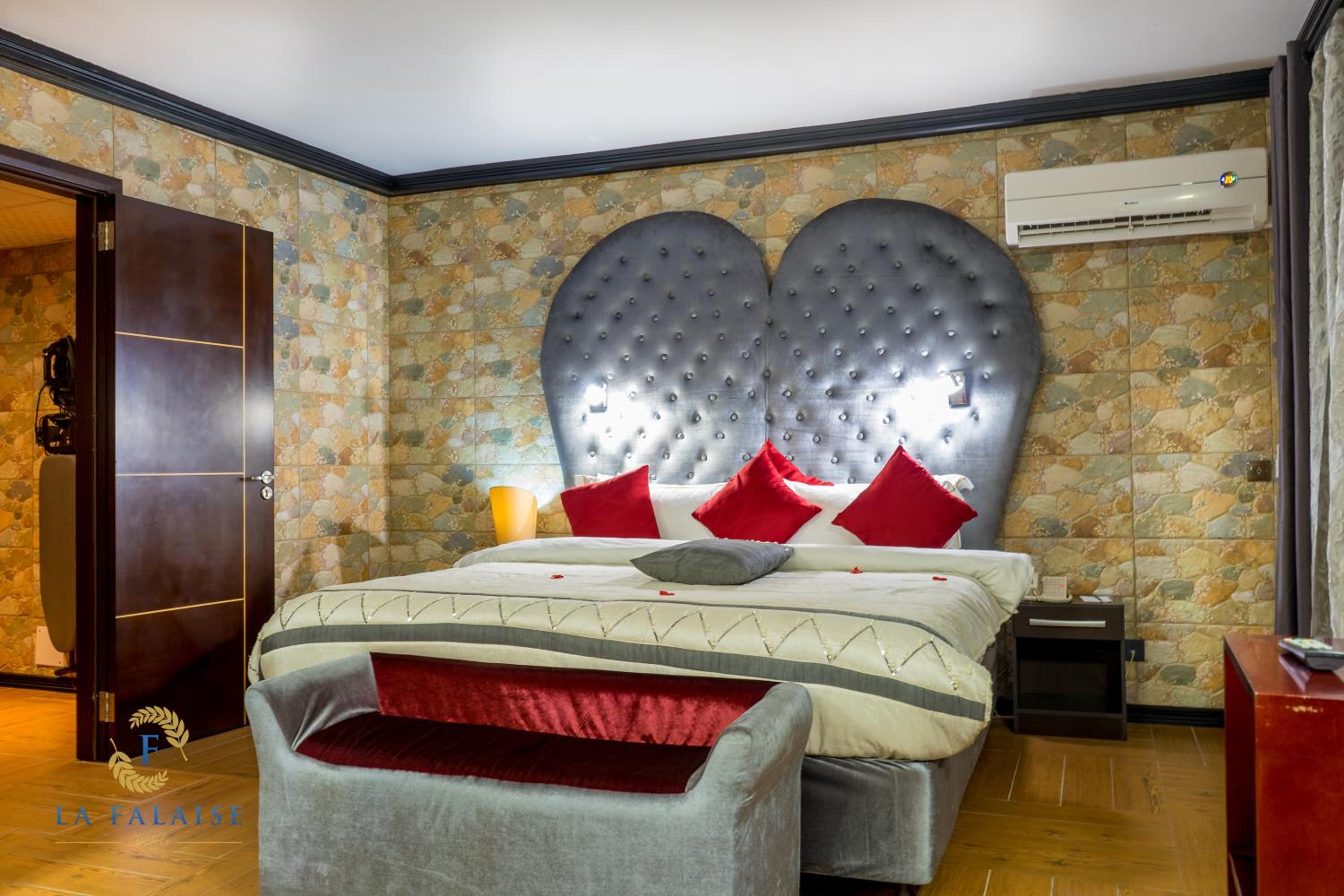 Executive Suite photo 3