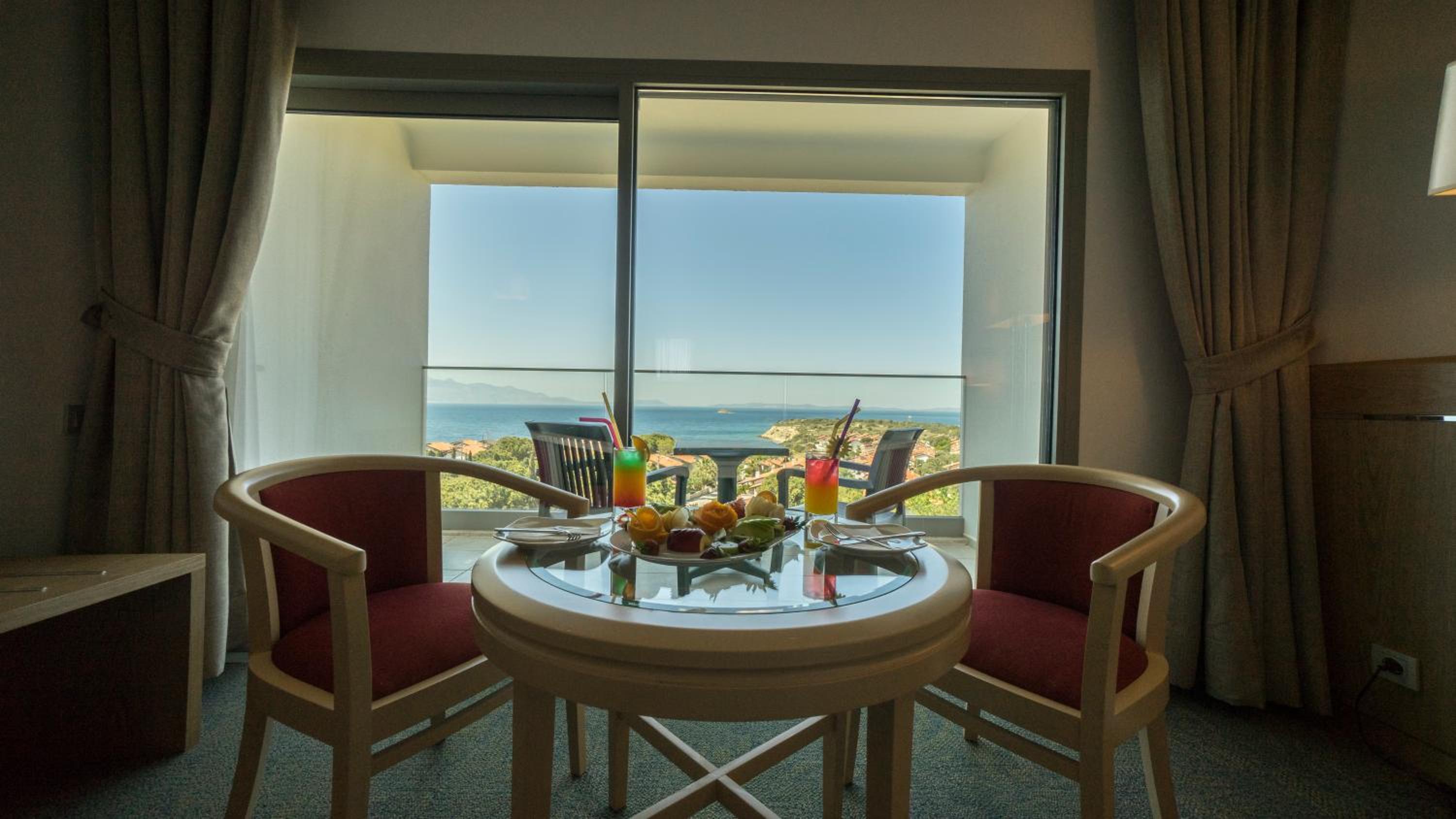 Standard Double or Twin Room with Sea View - Photo 5