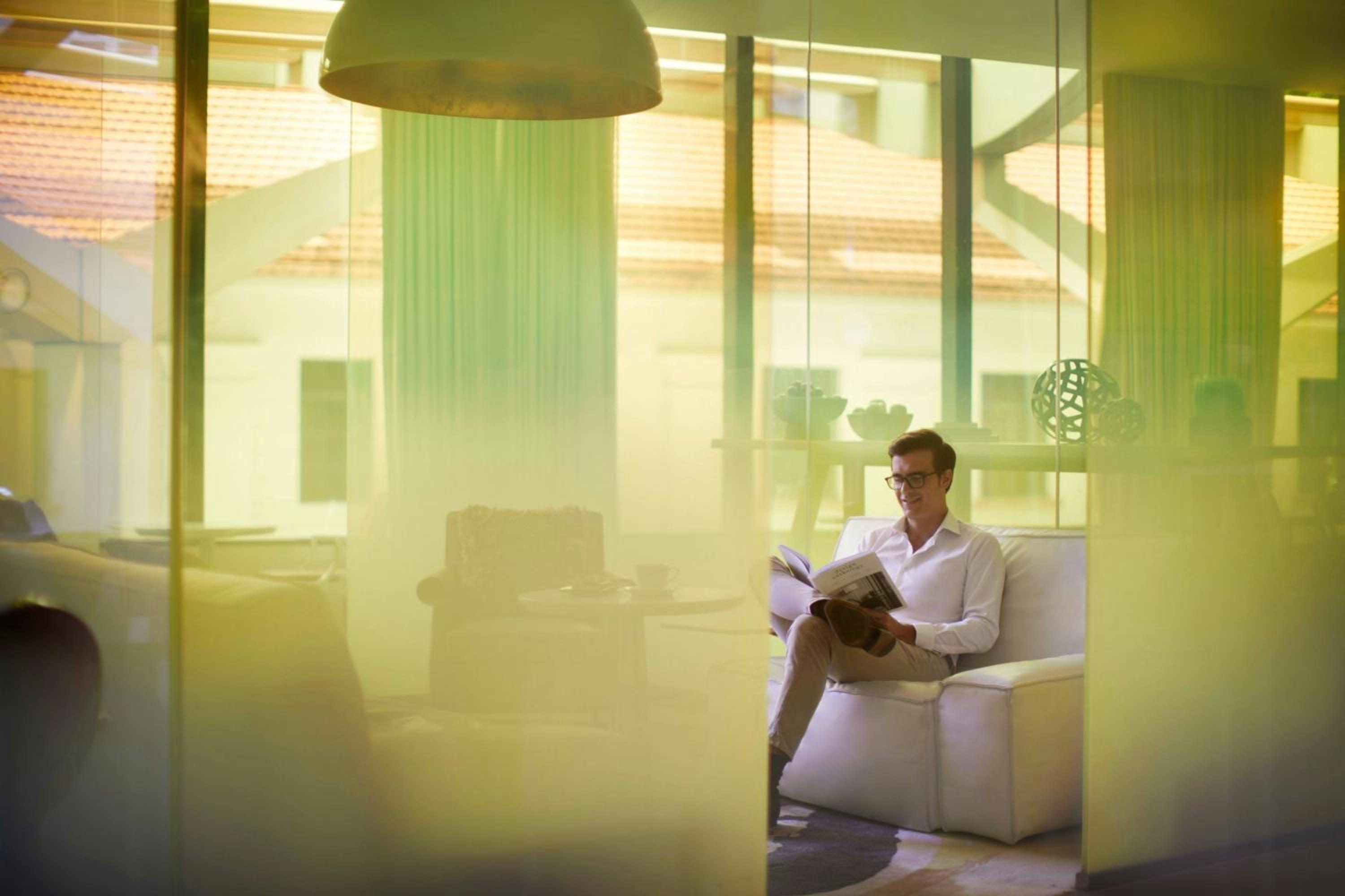 Presidential Suite with Marina Bay View - Executive Lounge Access thumbnail 6
