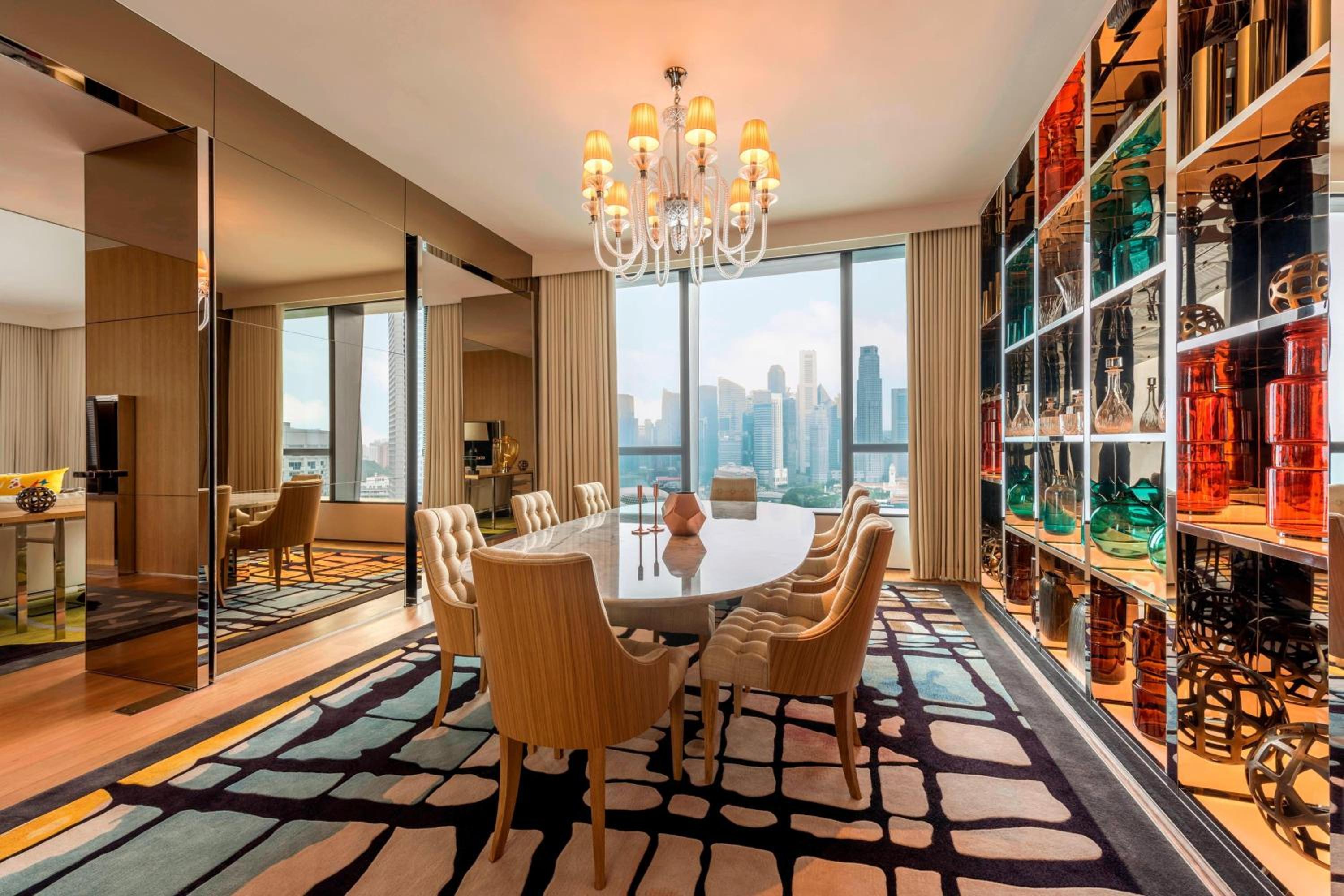 Chairman Suite with Marina Bay View - Executive Lounge Access