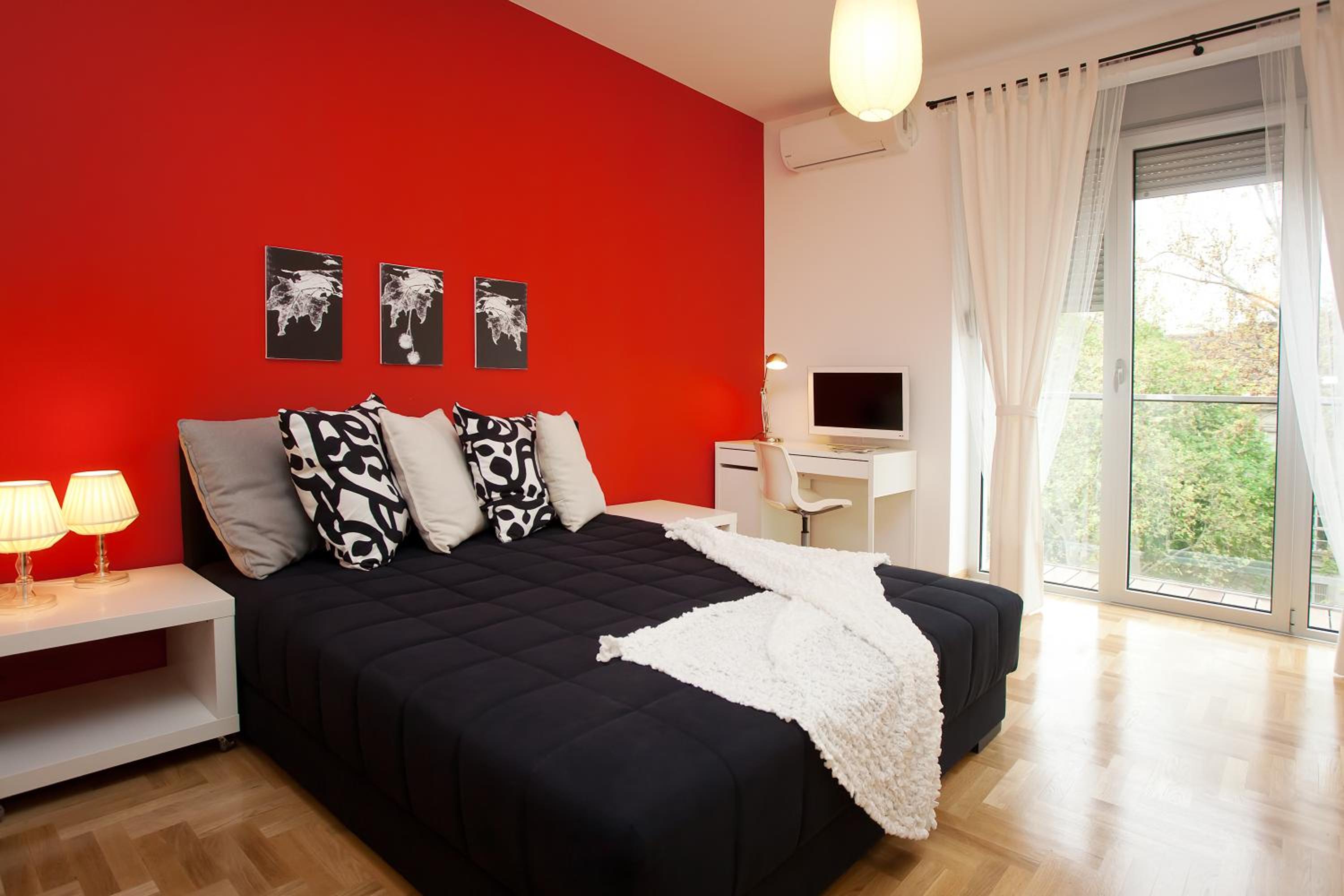 Studio (4 Adults)