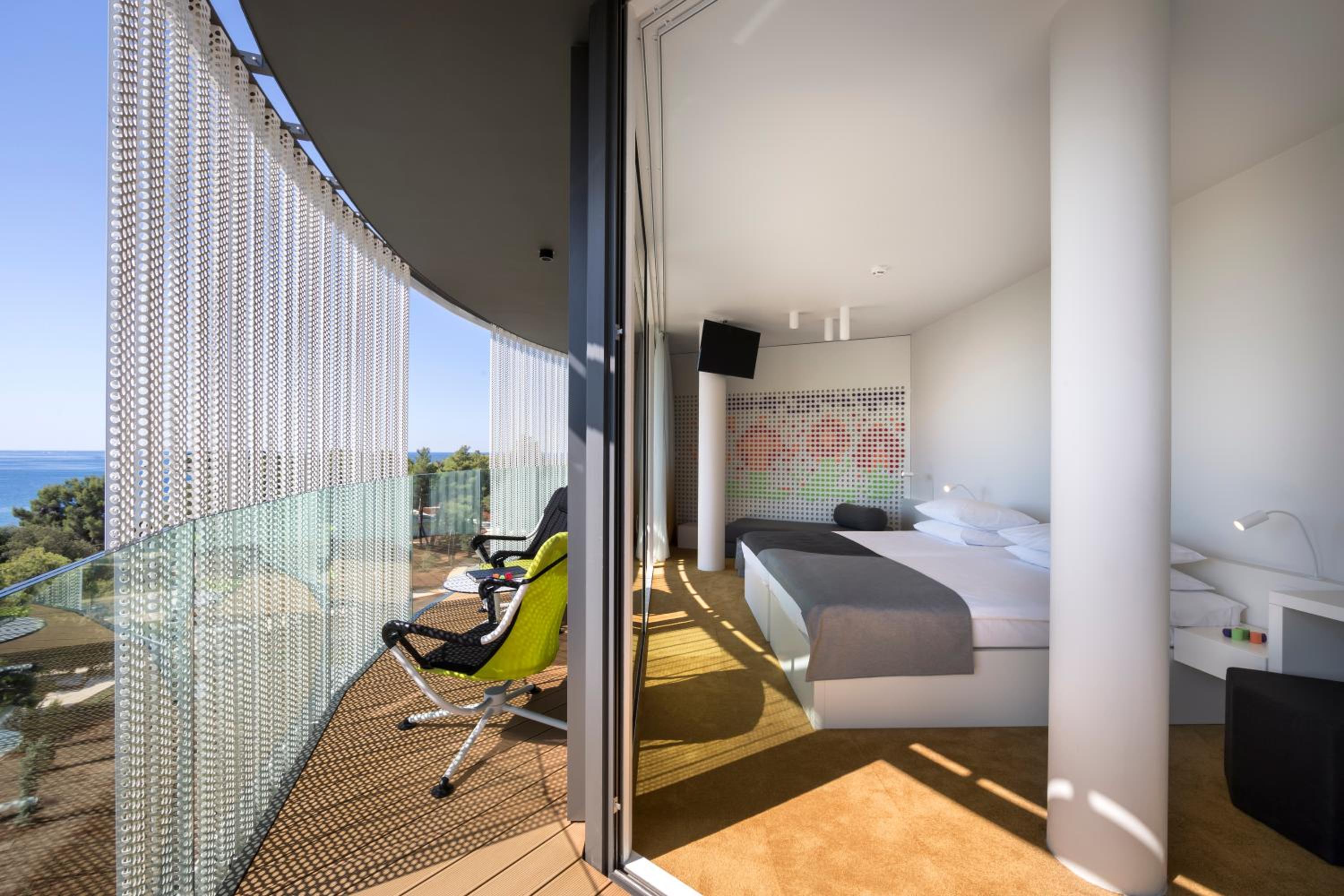 Grand Double or Twin Room with Sofa Bed - Photo 5