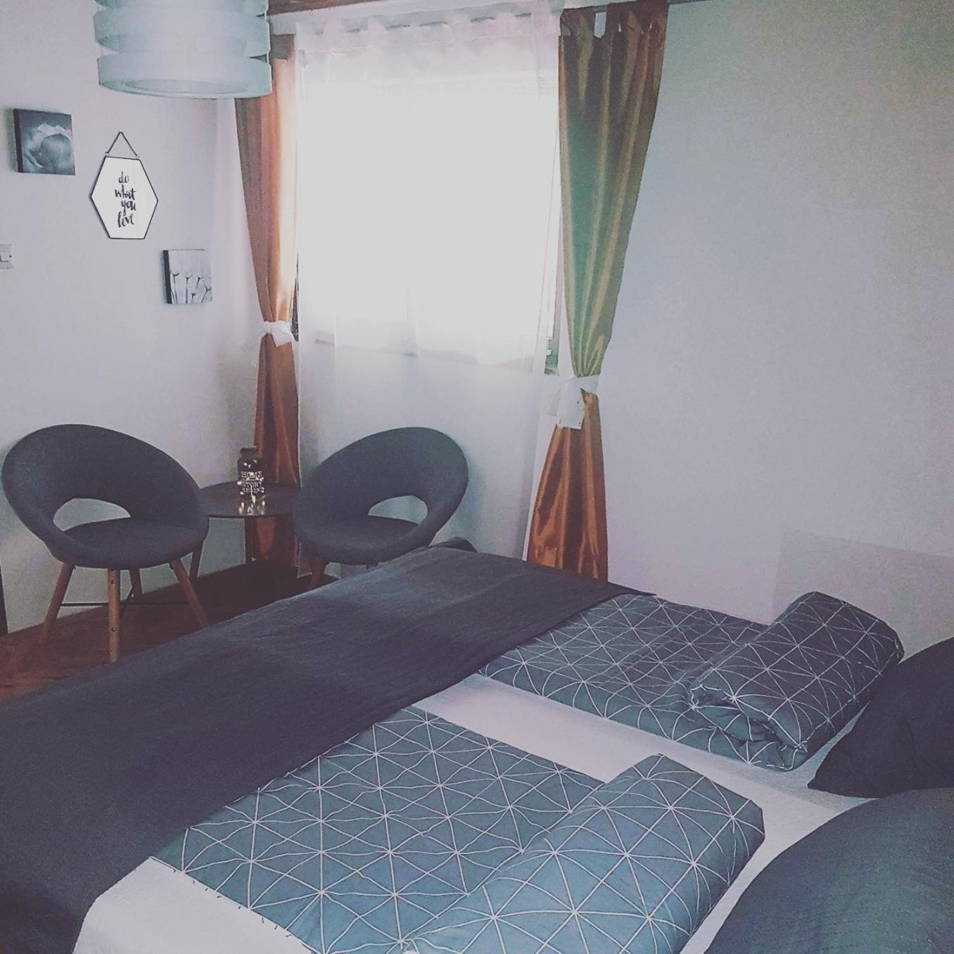 Double Room - Photo 11