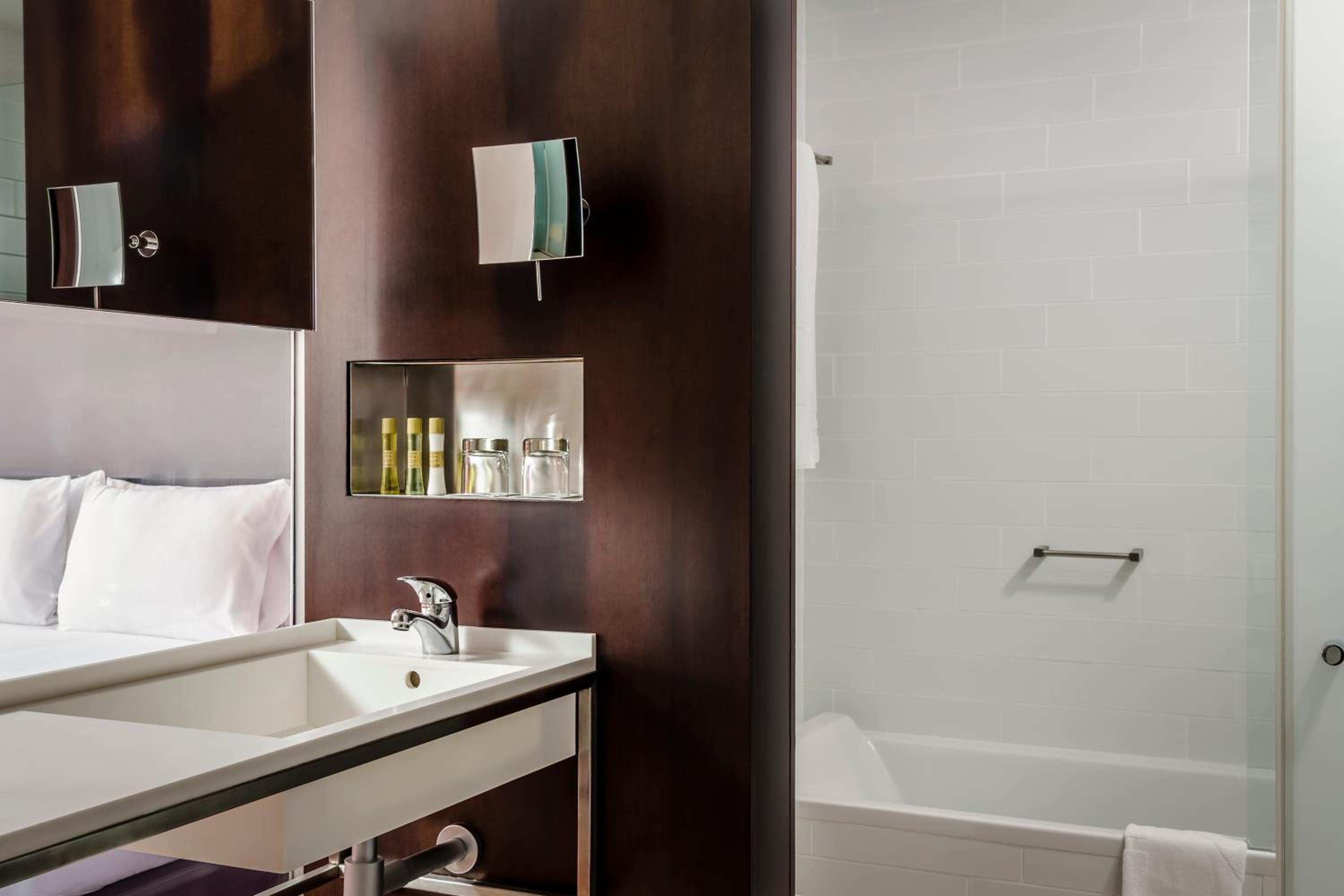 Economy Double or Twin Room photo 2