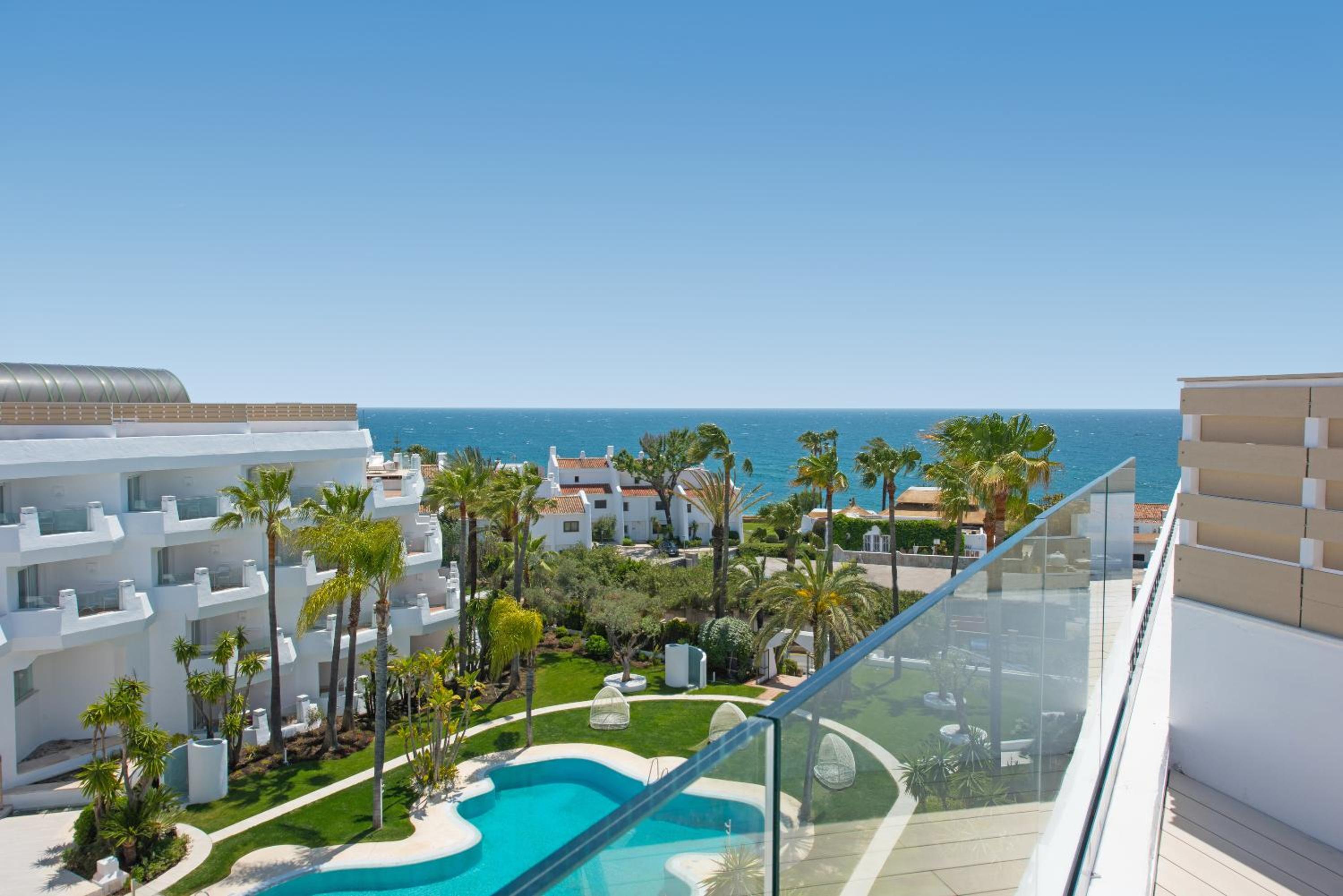 Double Side Sea View with Penthouse and Hot Tub - Photo 6