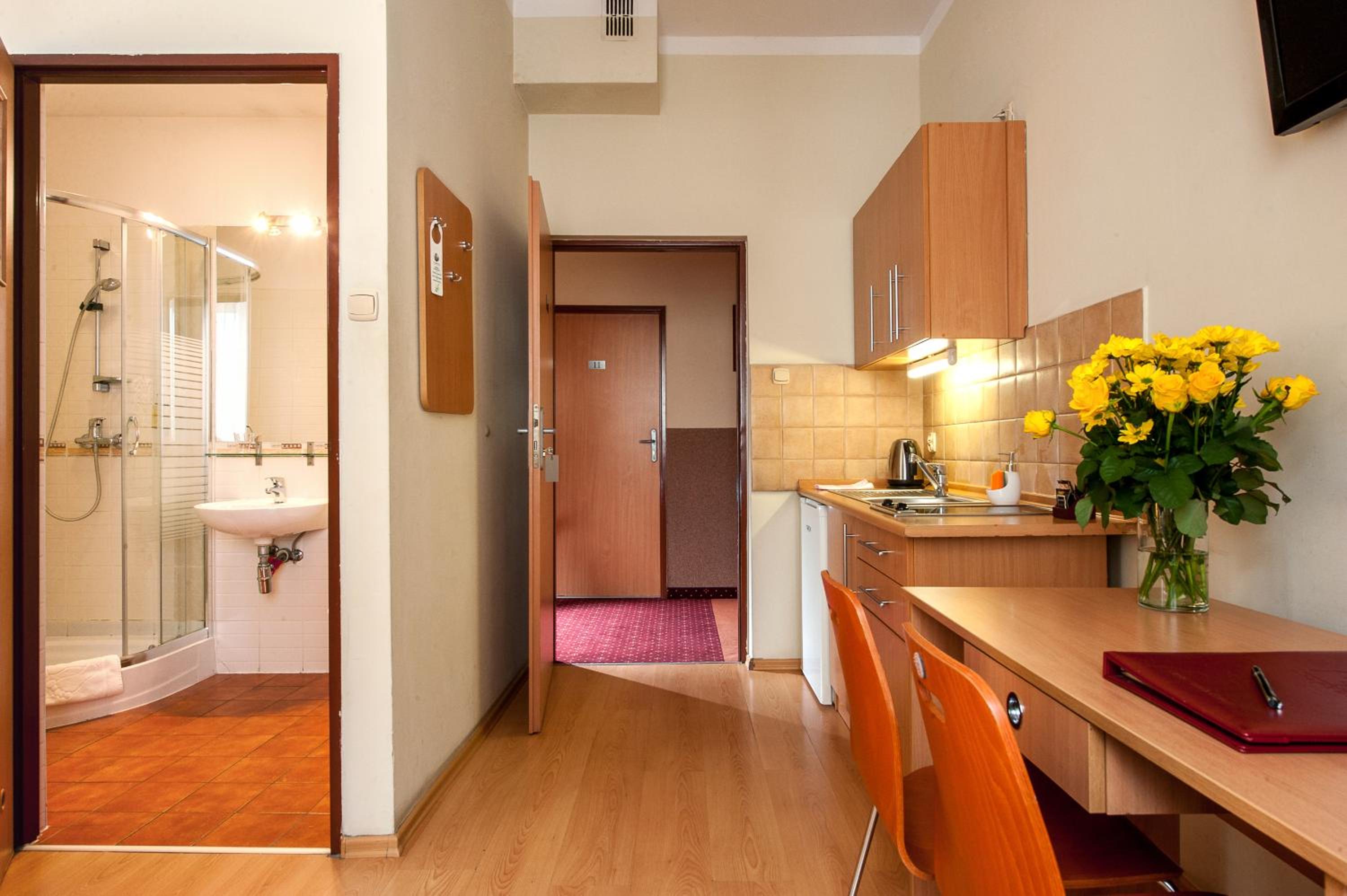 Double or Twin Room - Photo 2
