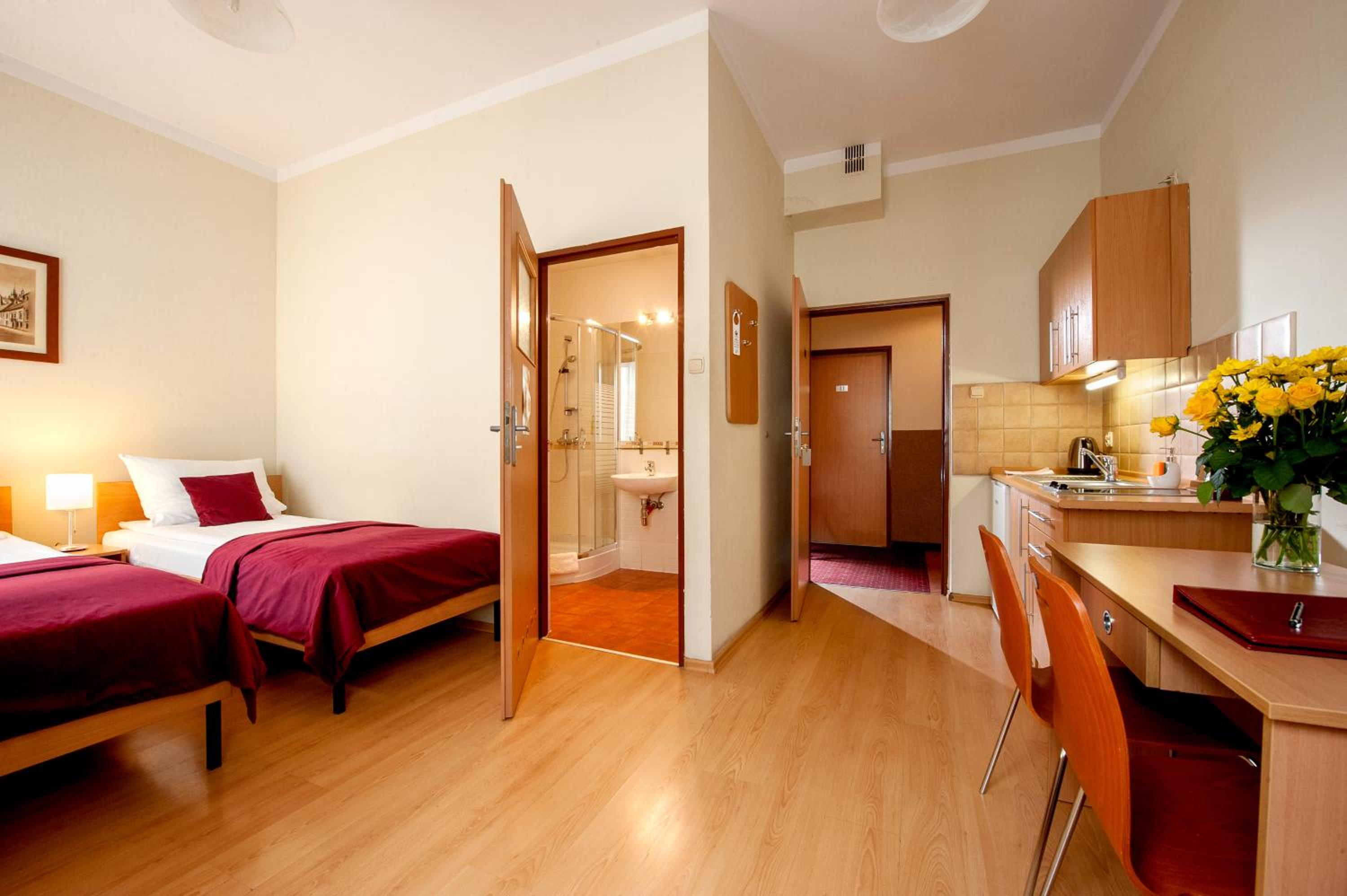 Double or Twin Room - Photo 7