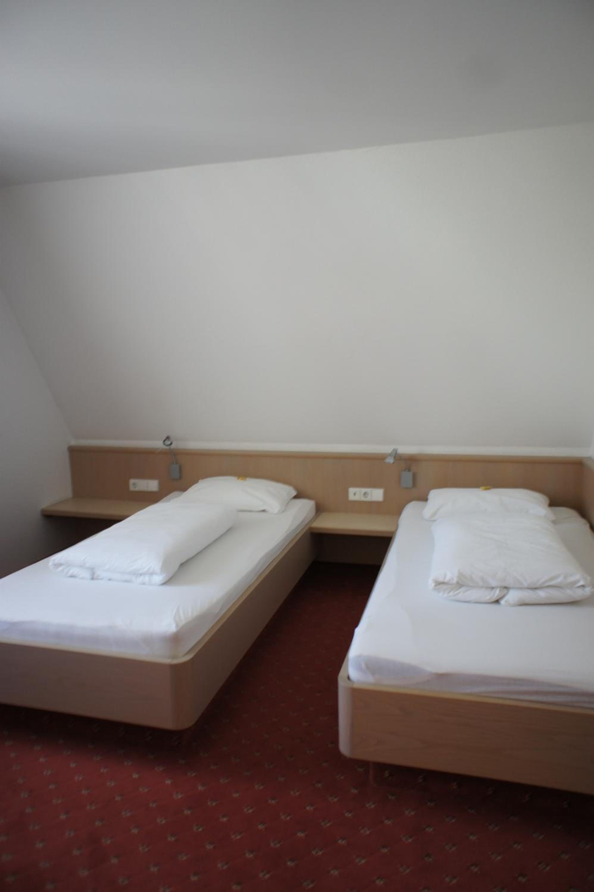Standard Twin Room photo 3