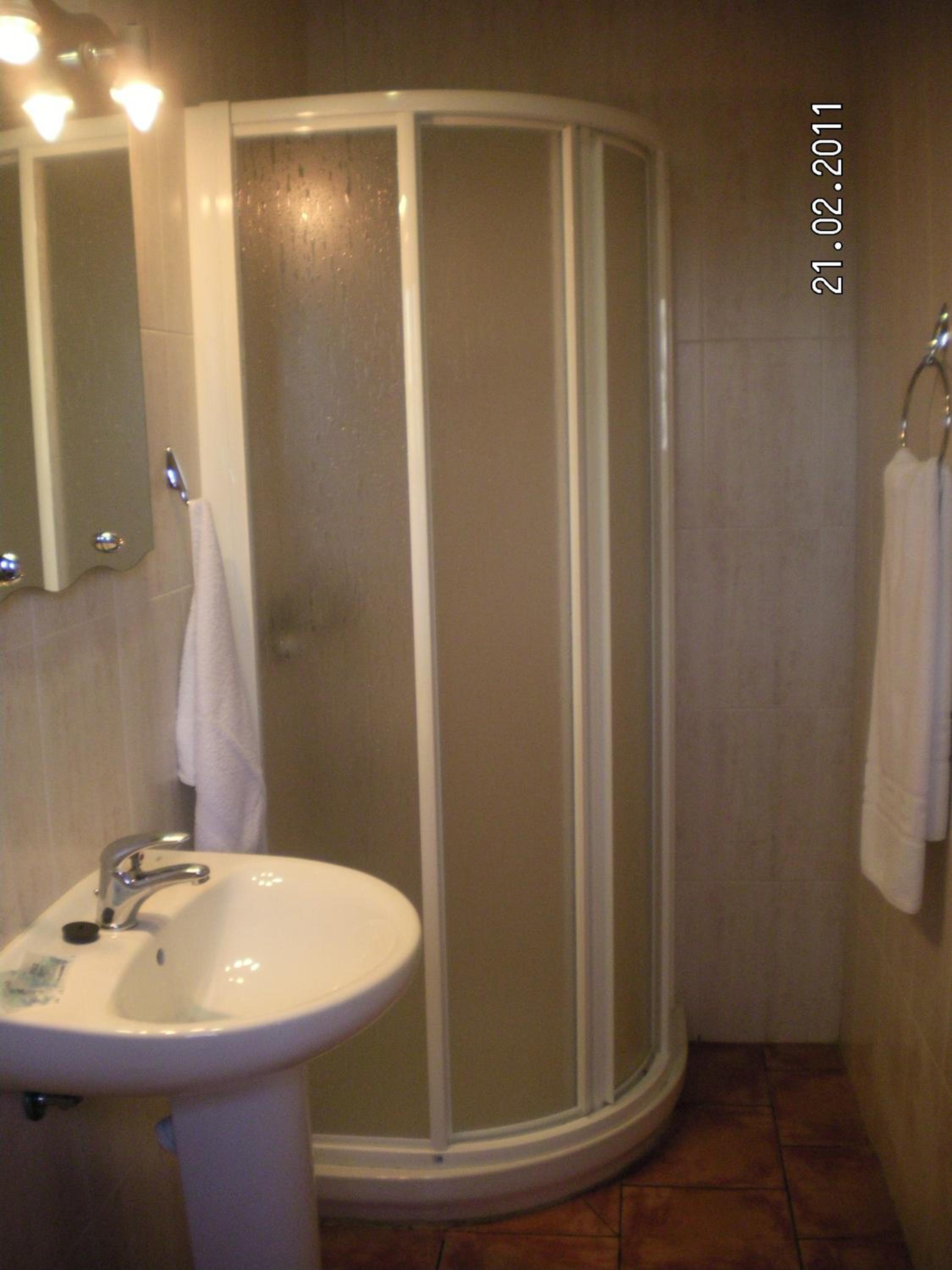 Bungalow (2 Adults) - Photo 3