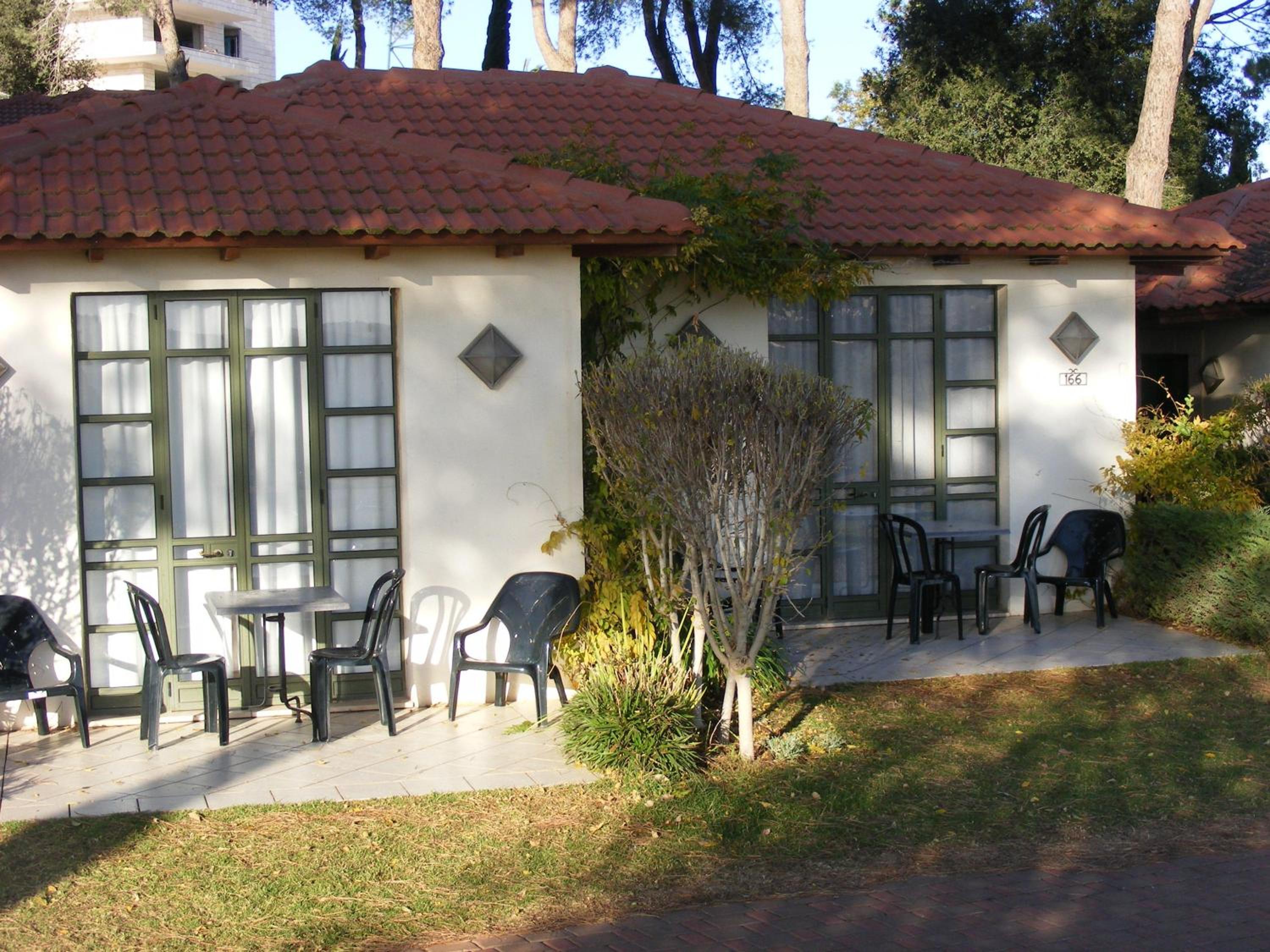 Apartment with Garden View - Photo 7
