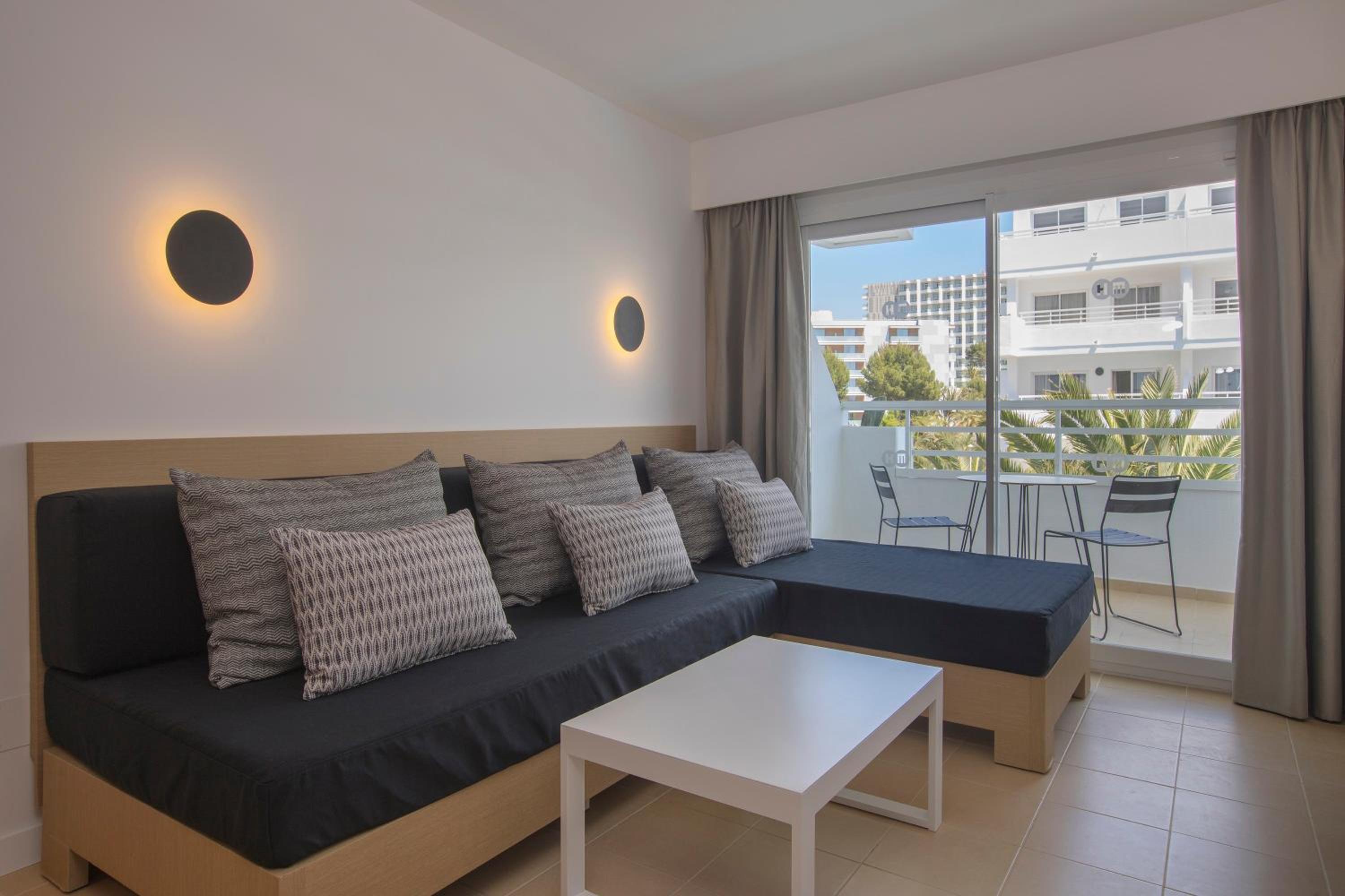 One-Bedroom Apartment (2 Adults + 1 Child) - Photo 4