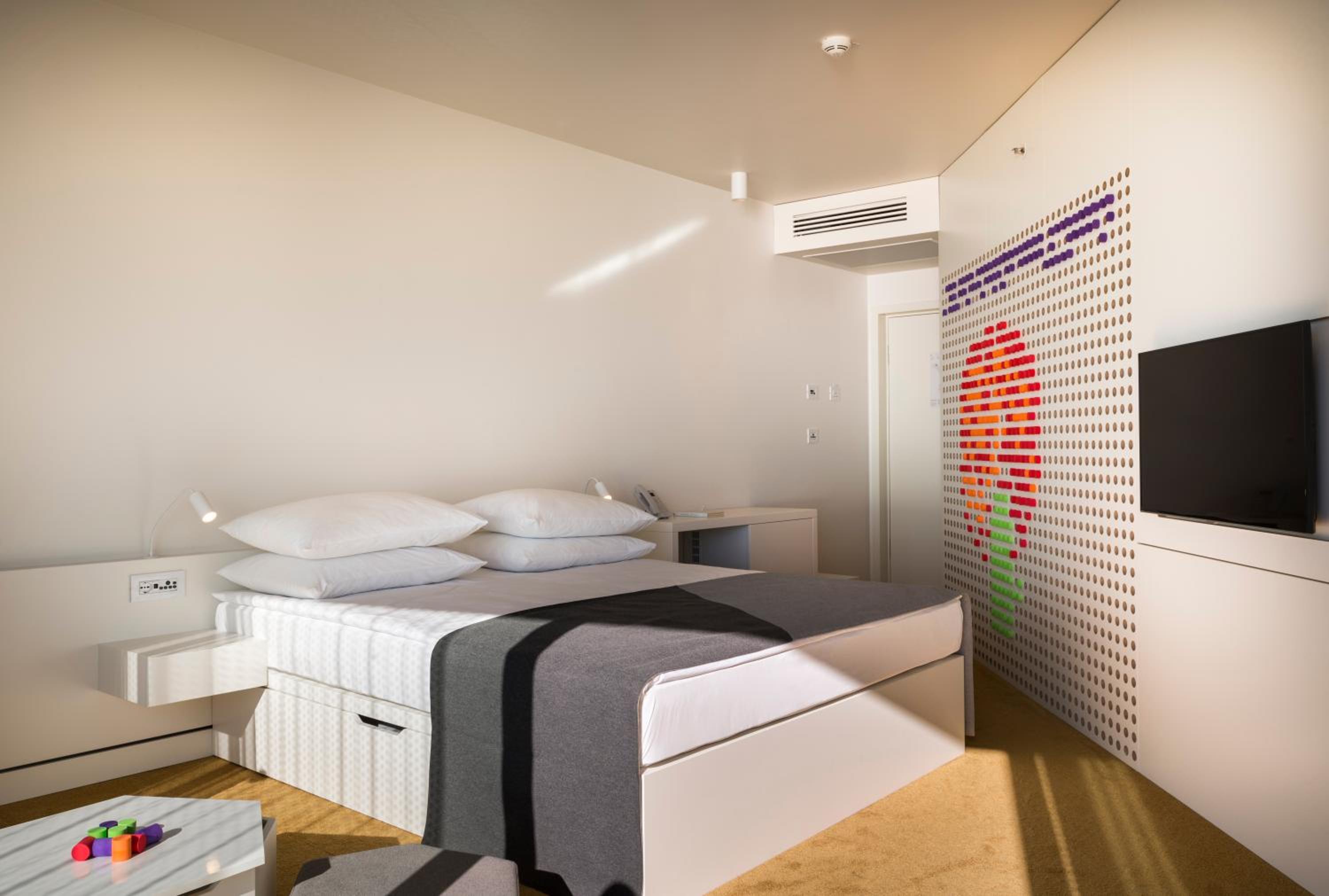 Standard Double Room with Extra Bed - Photo 2