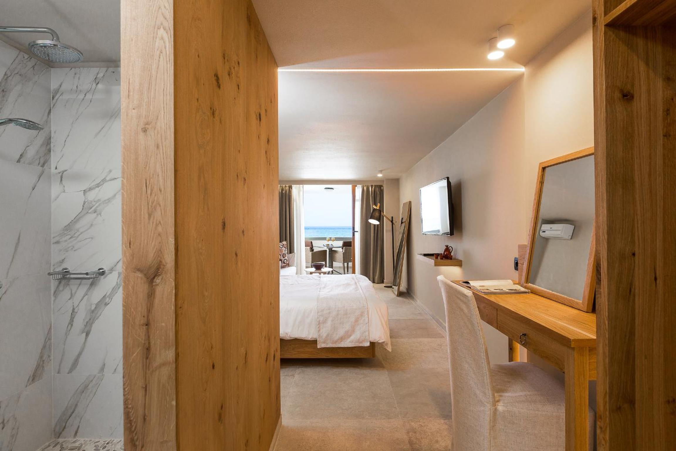 Deluxe Suite with Sea View