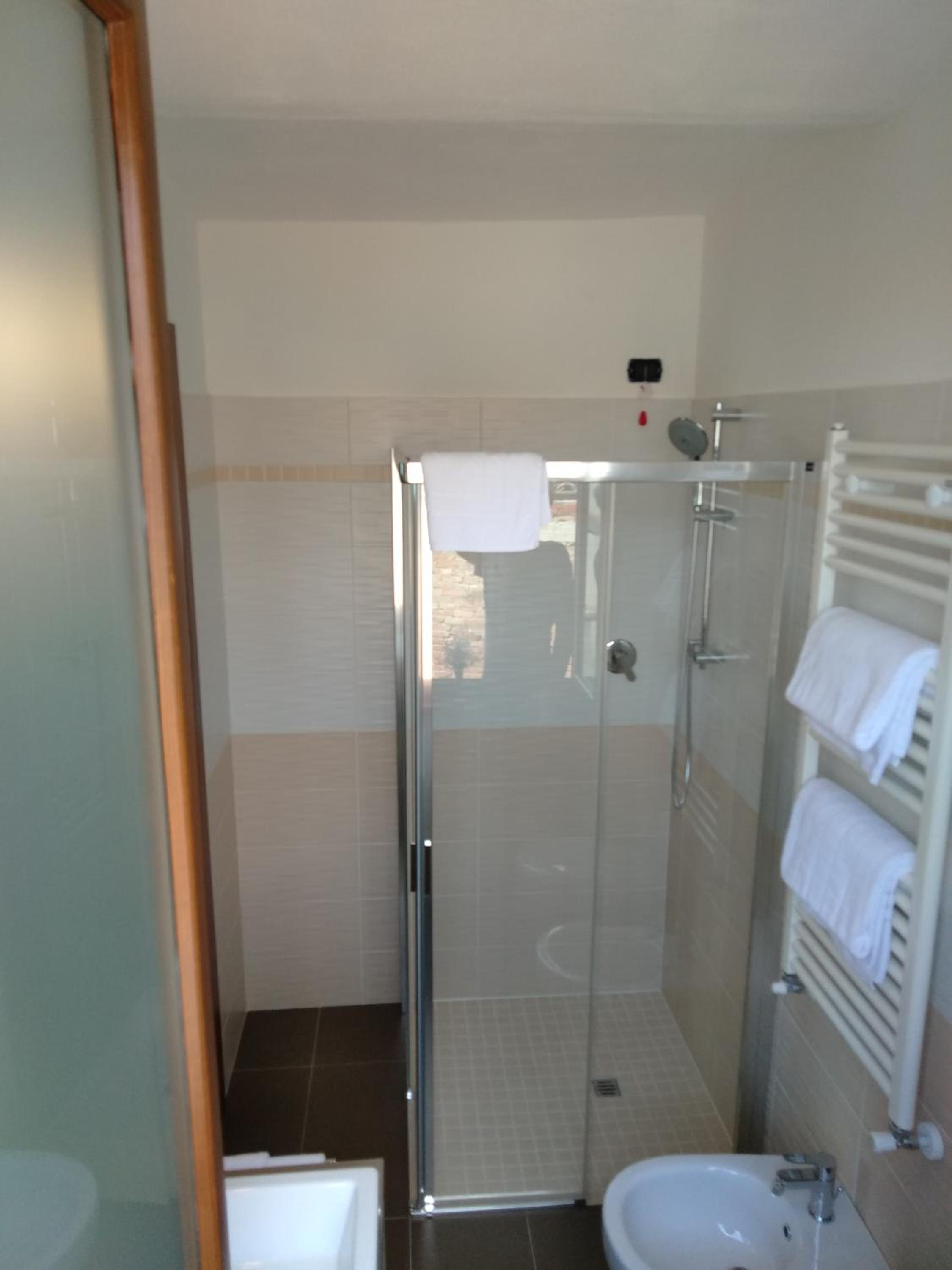 Deluxe Double Room with Balcony - Photo 3