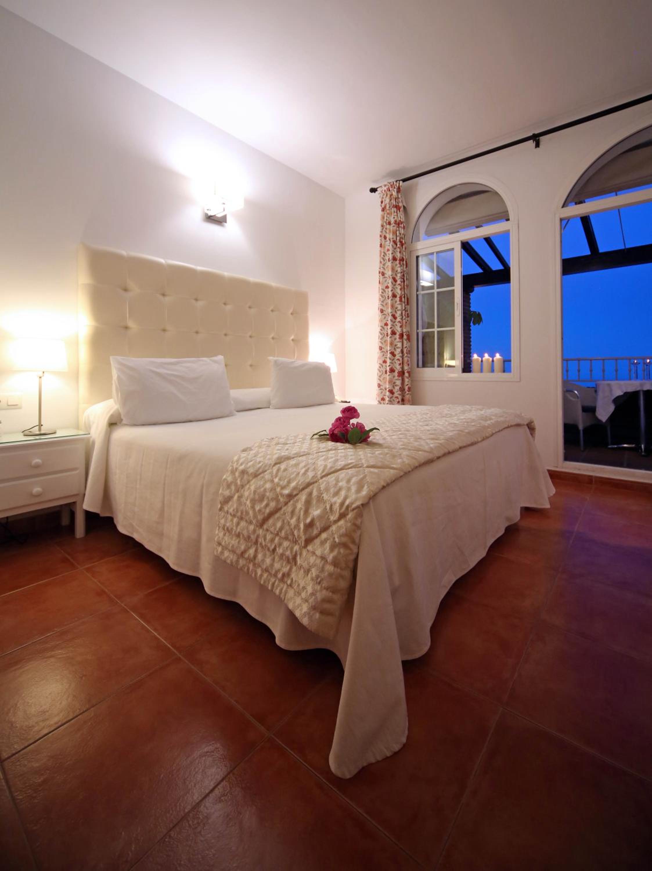 Habitación Doble o Twin Estándar con Vista al Mar