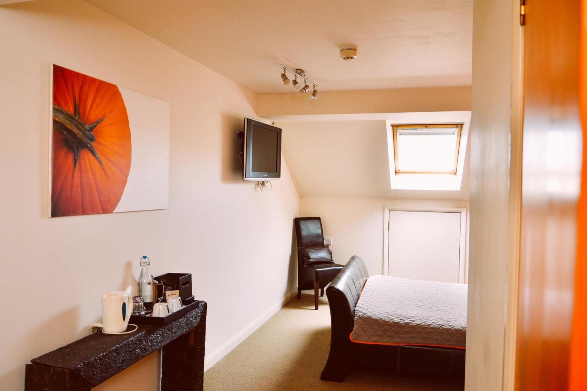 Double Room - Photo 9