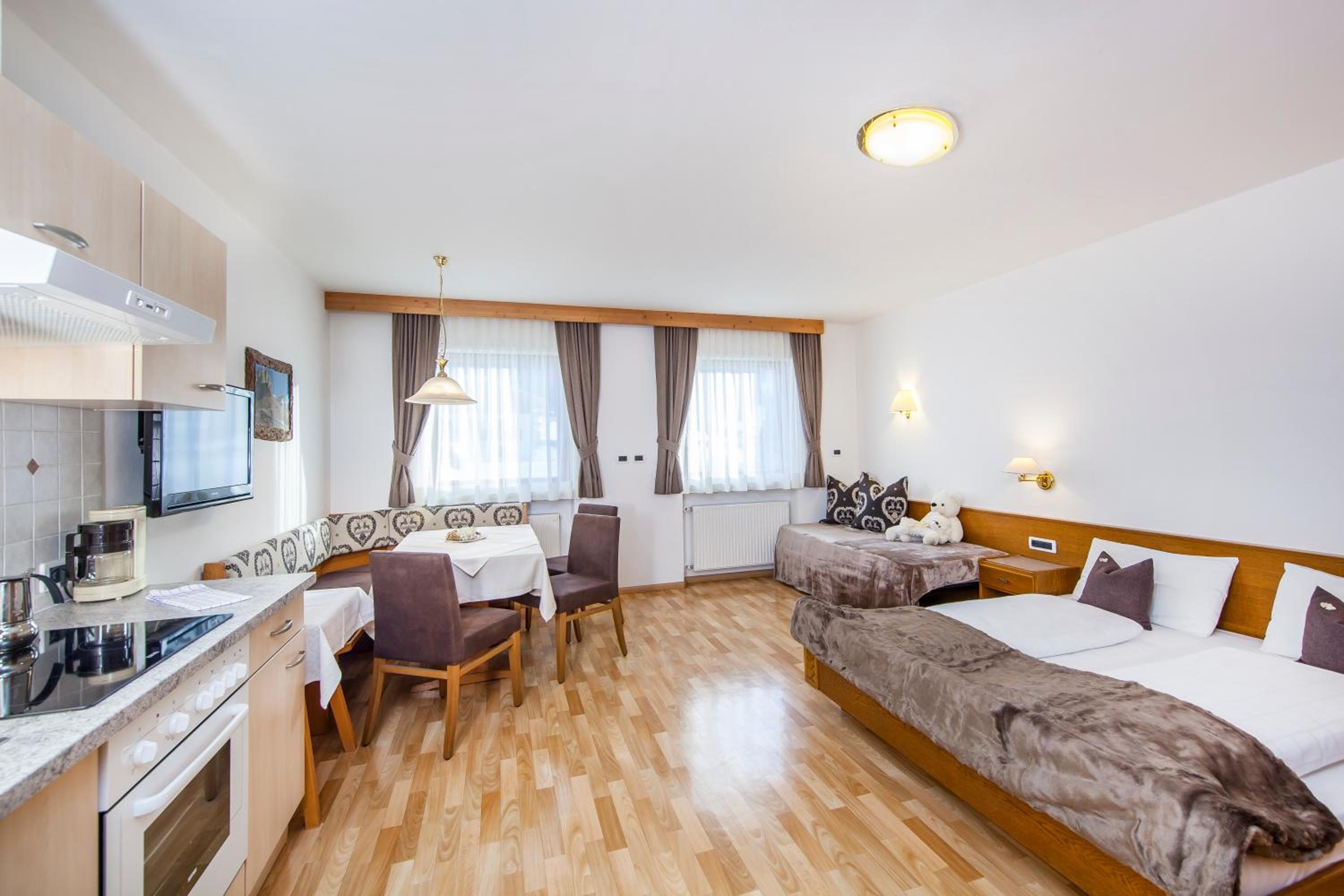 Apartment with Mountain View (4 Adults)