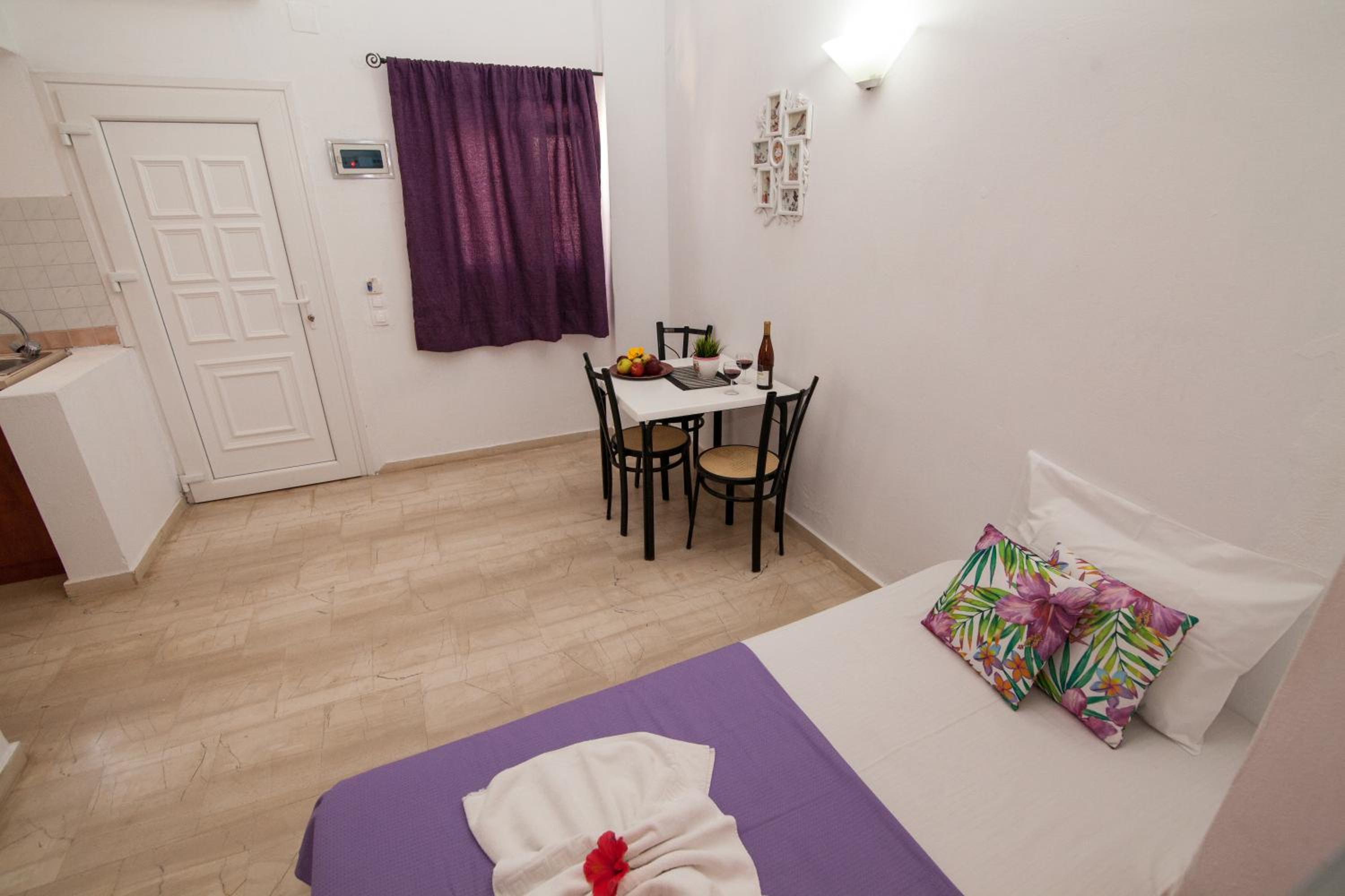 One-Bedroom Apartment (3 Adults)