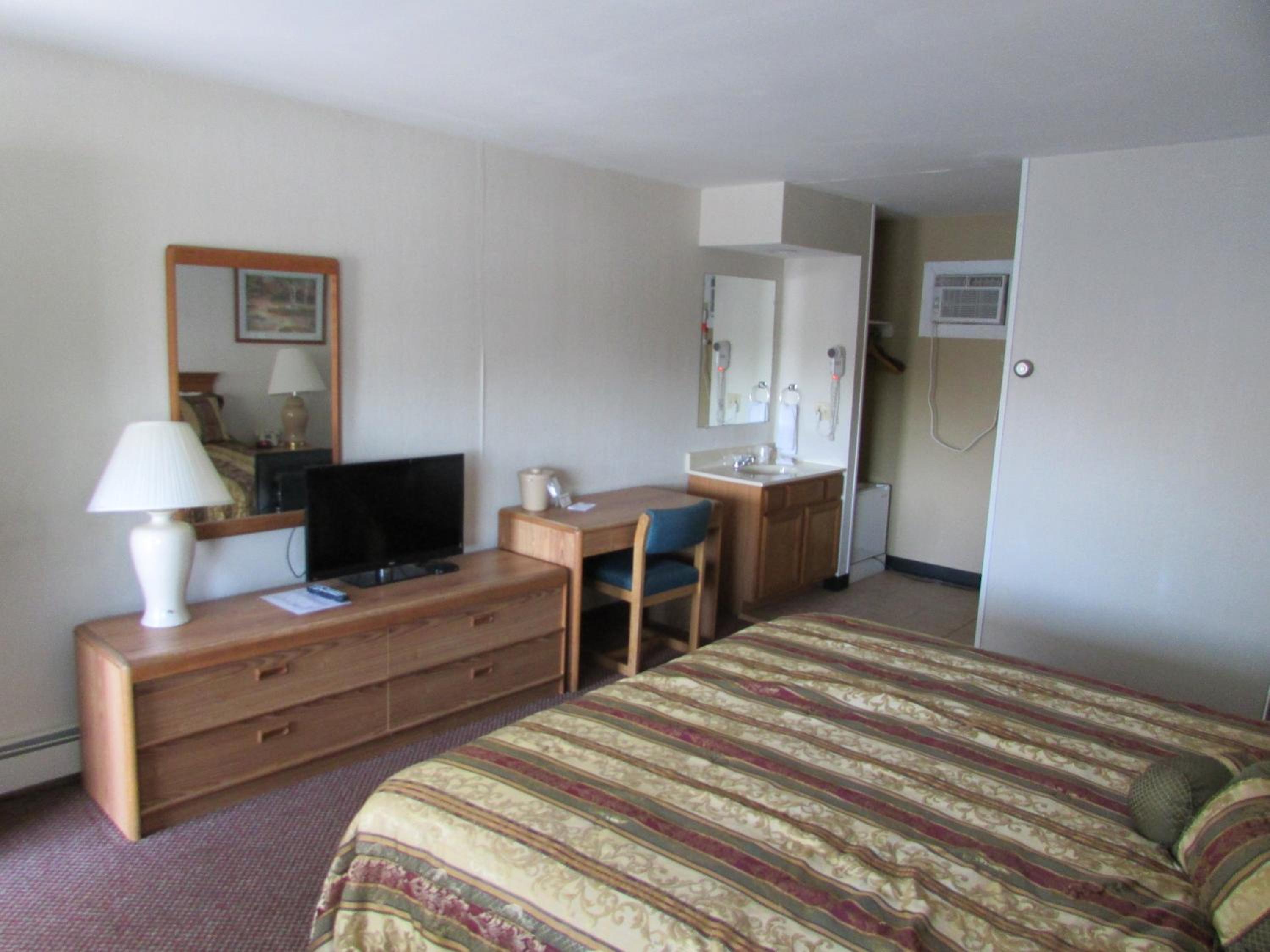 Standard King Room photo 3