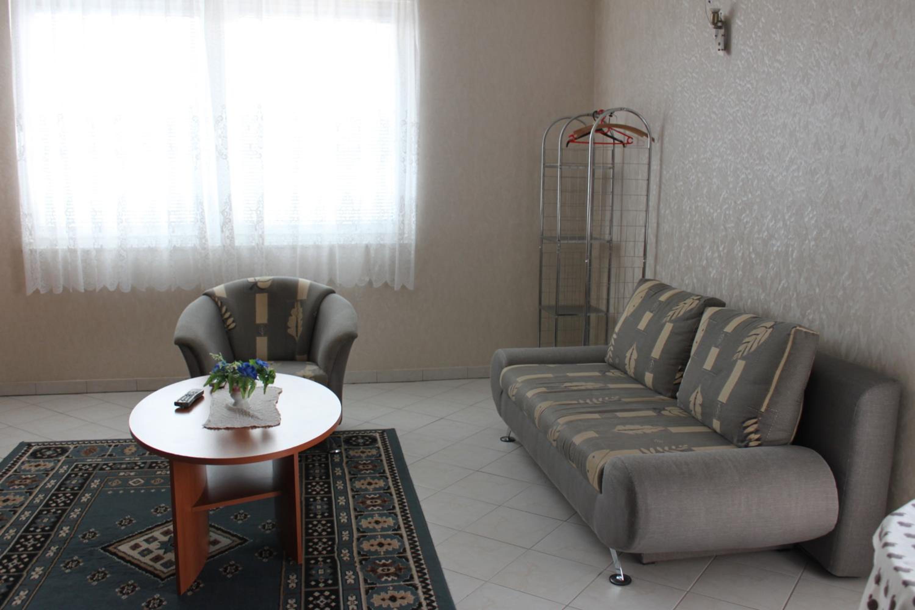 One-Bedroom Apartment with Terrace photo 2