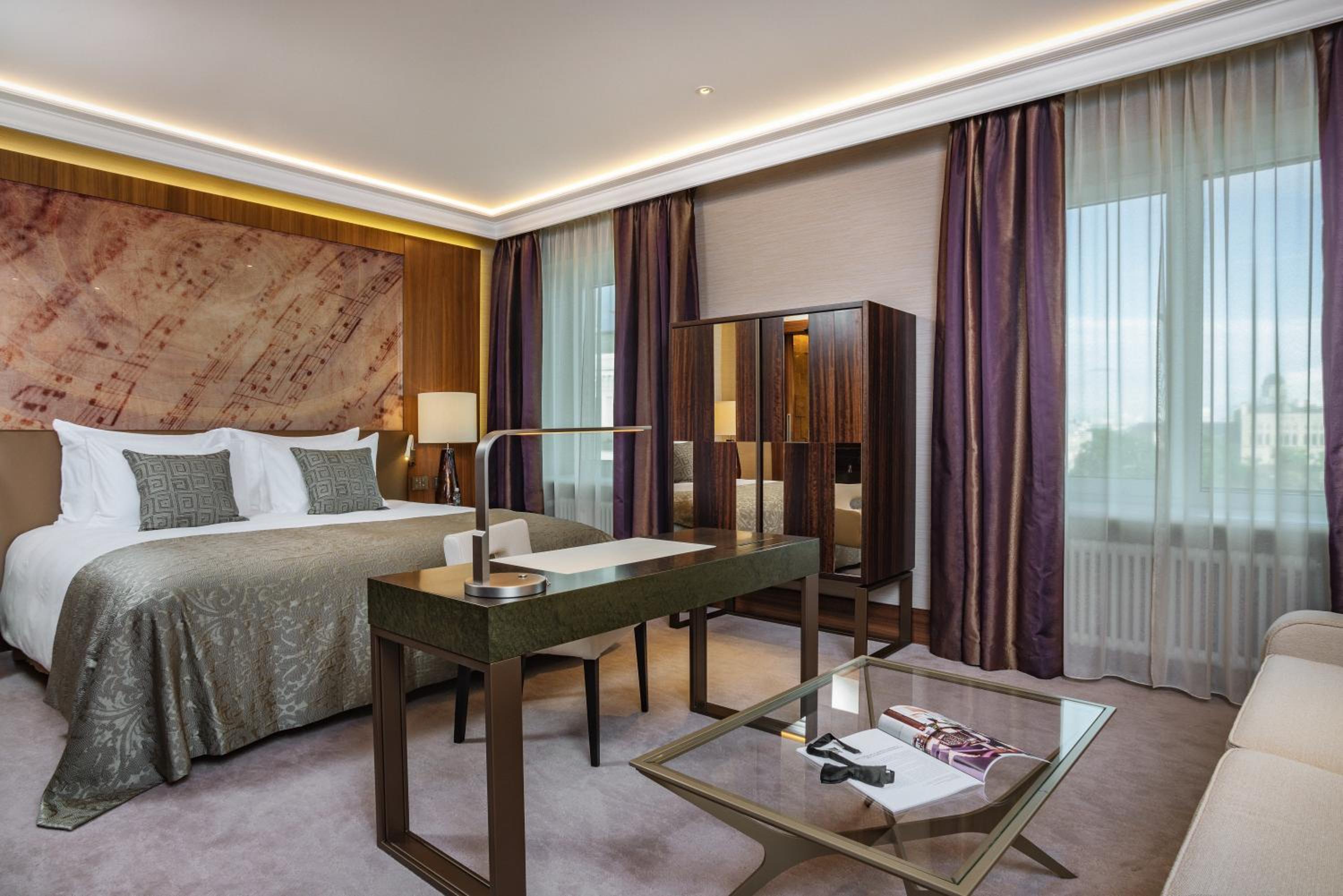 Opera Deluxe Room King - Photo 1