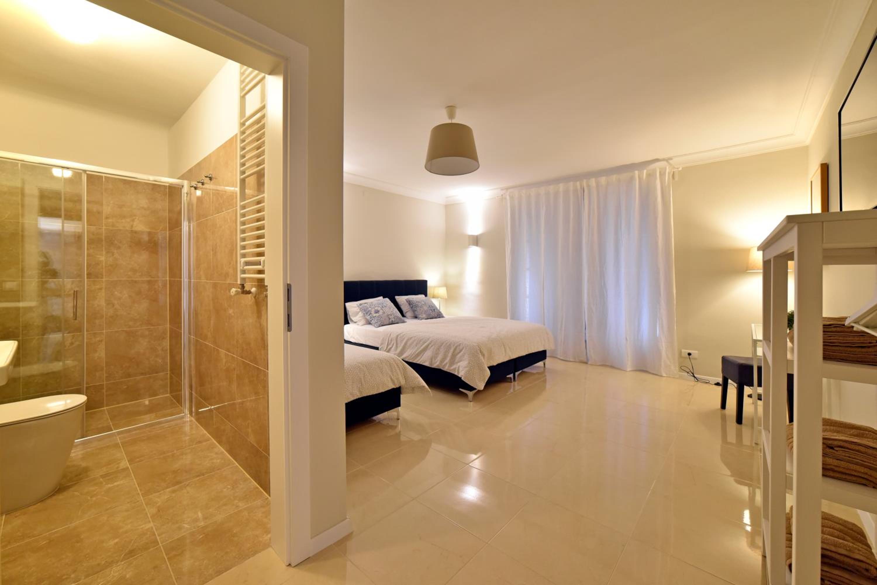 Deluxe Triple Room photo 1
