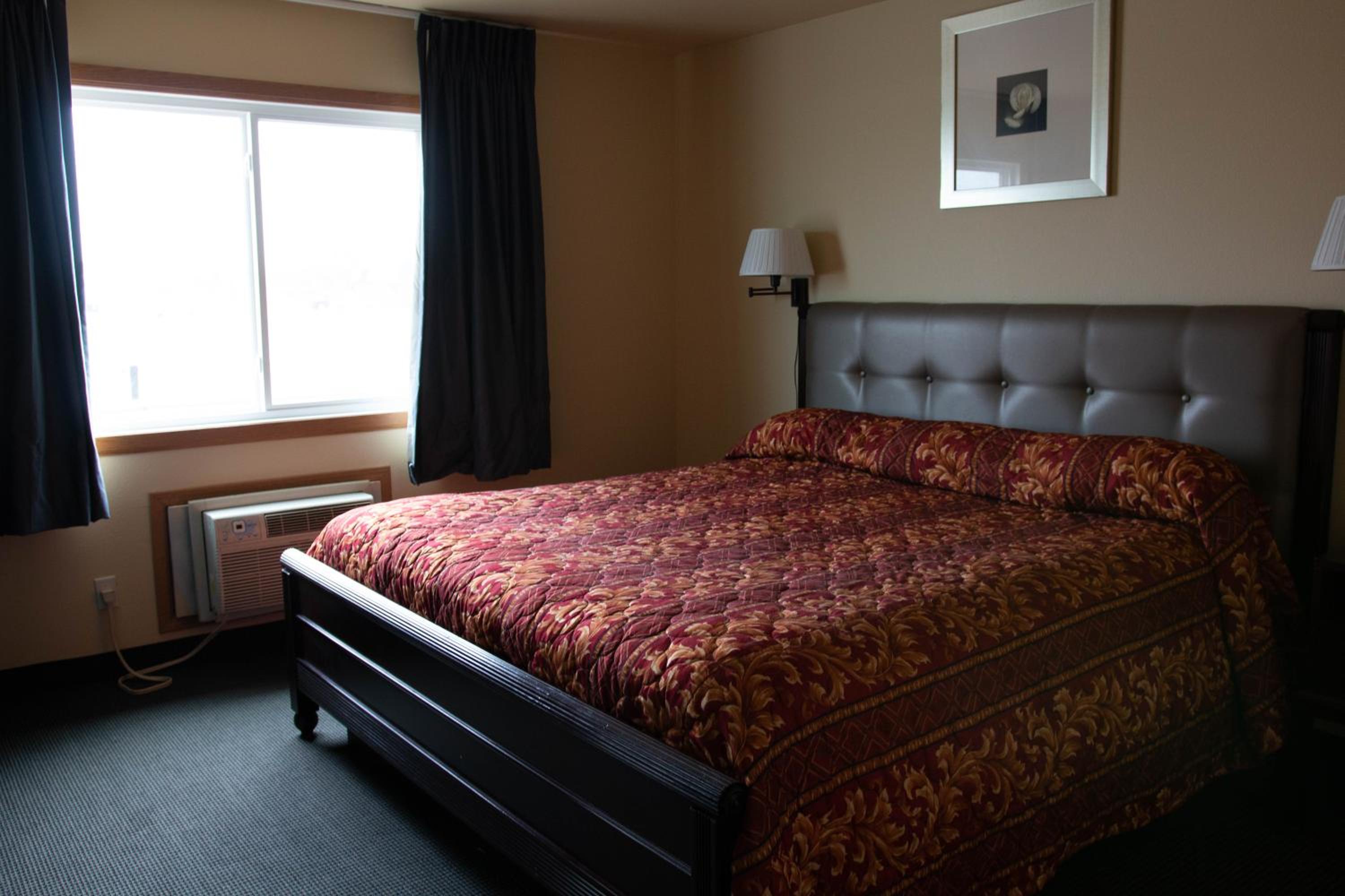 King Bed Non-Smoking photo 3