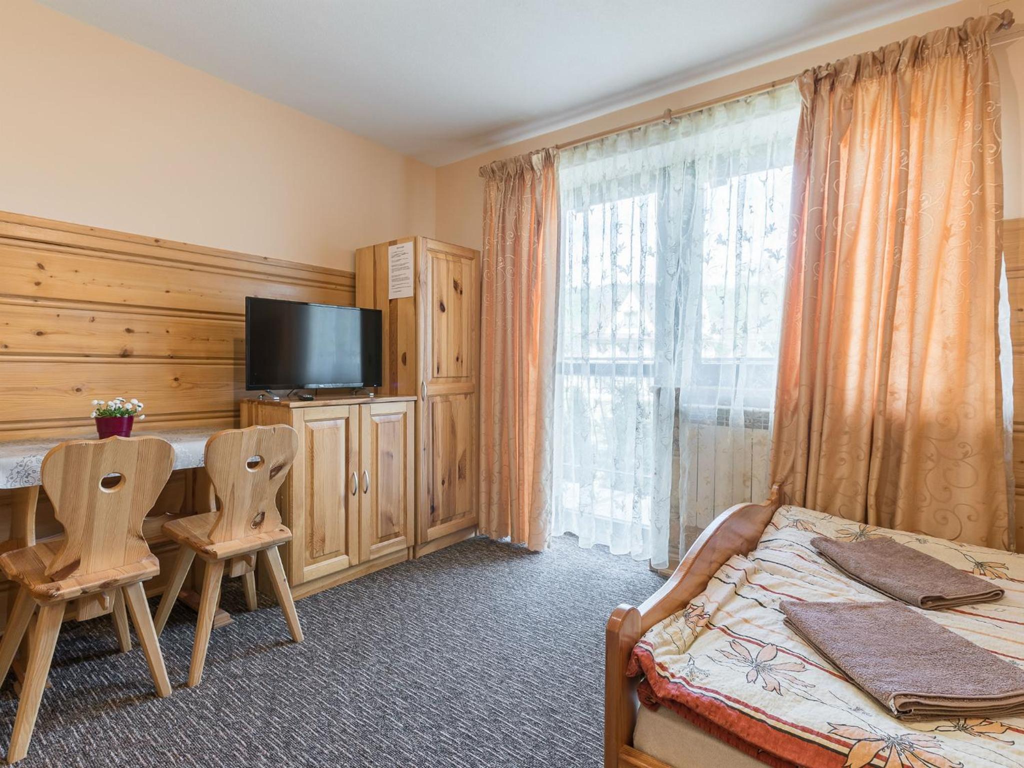 Double Room with Balcony - Photo 10