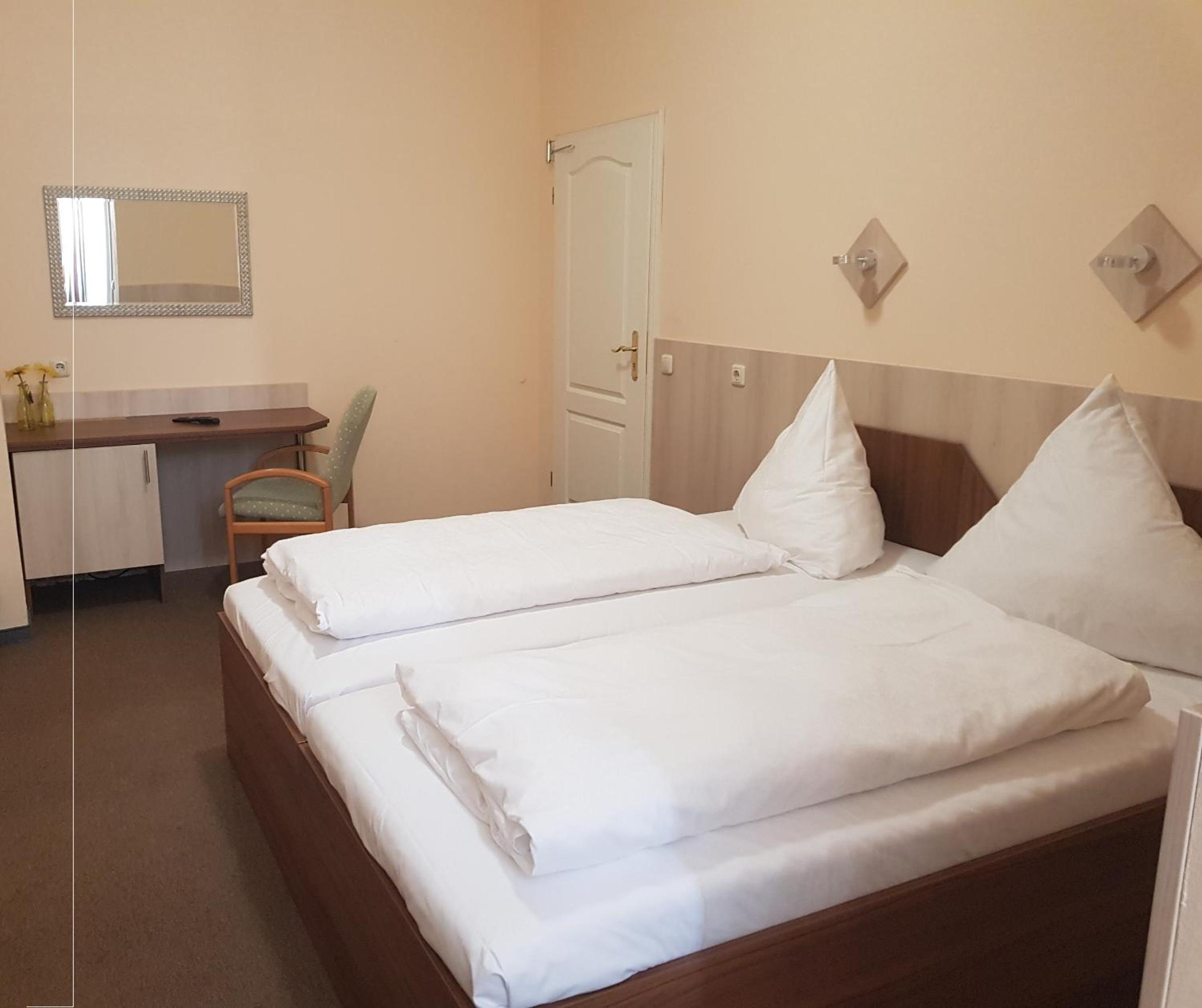 Double Room - Photo 1