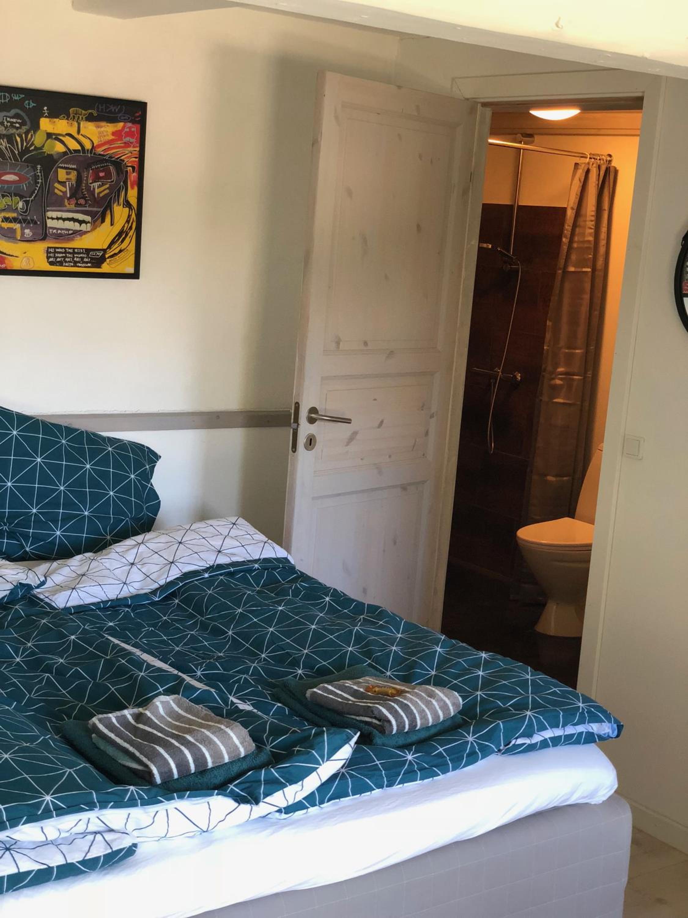 Double Room with Private Bathroom - Photo 6