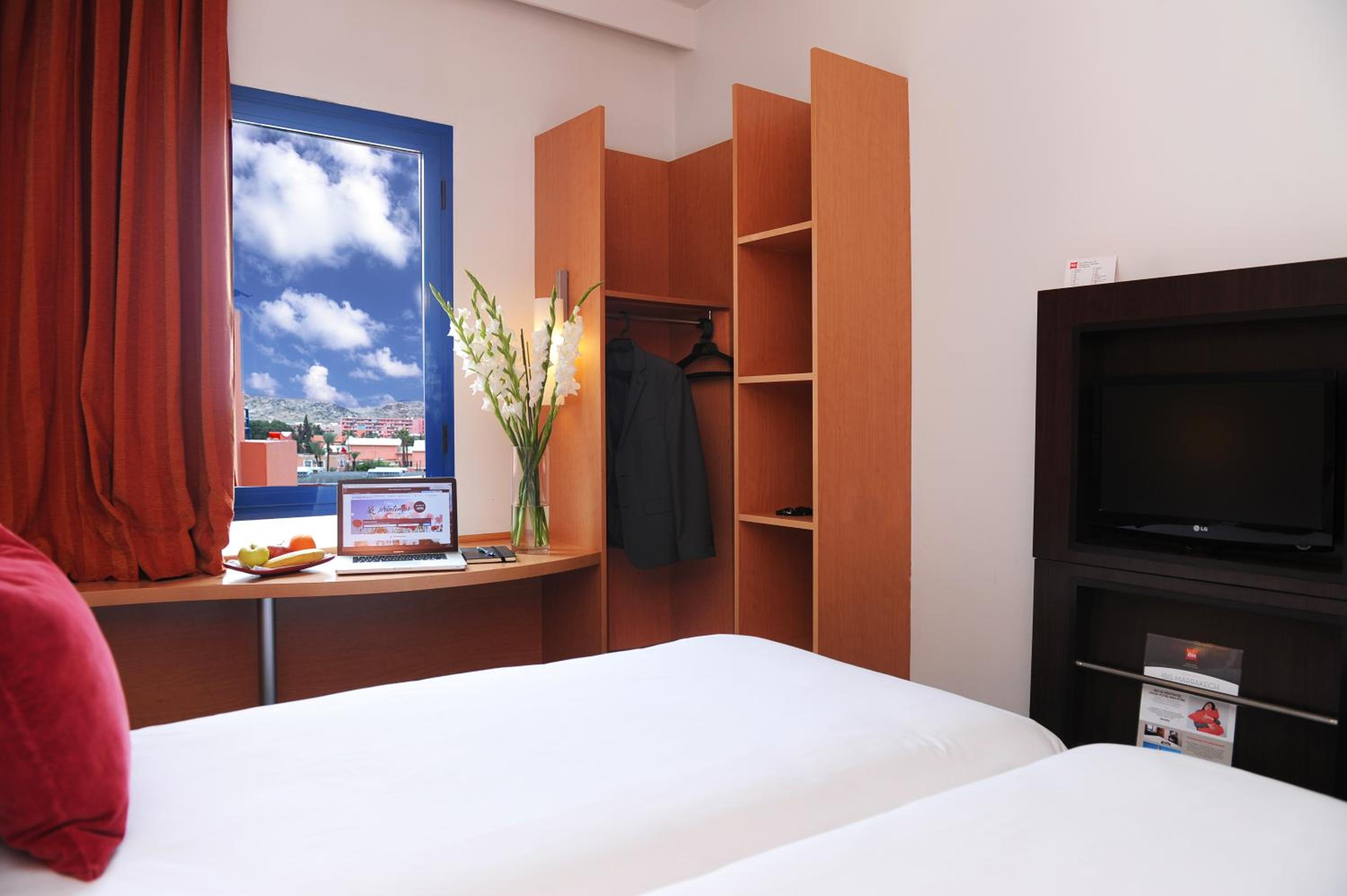 Standard Twin Room - Photo 1