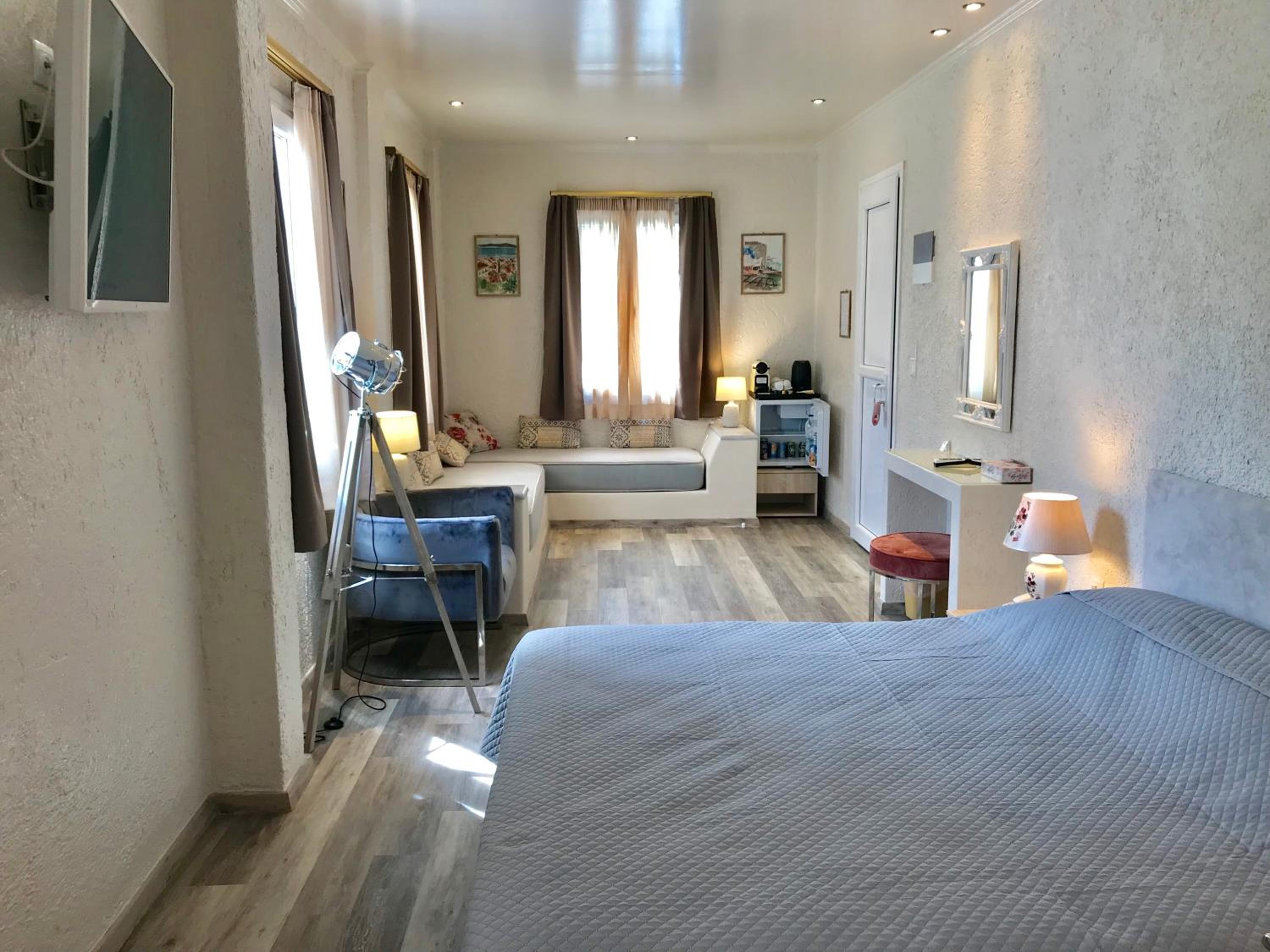 Deluxe Family Suite photo 3