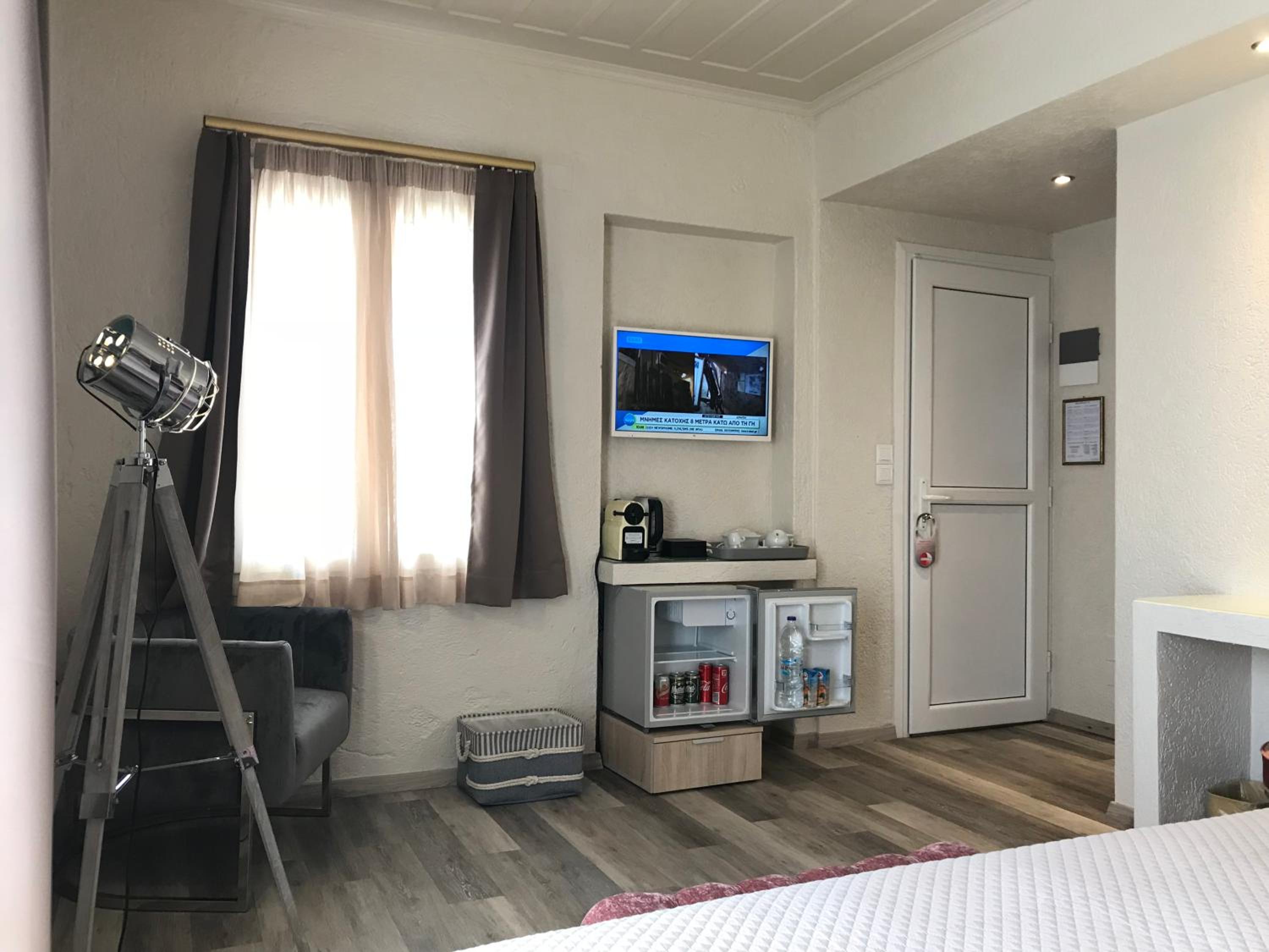 Deluxe Junior Suite photo 2