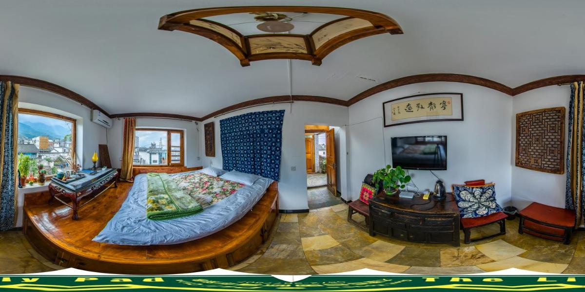 King Room with Mountain View photo 2