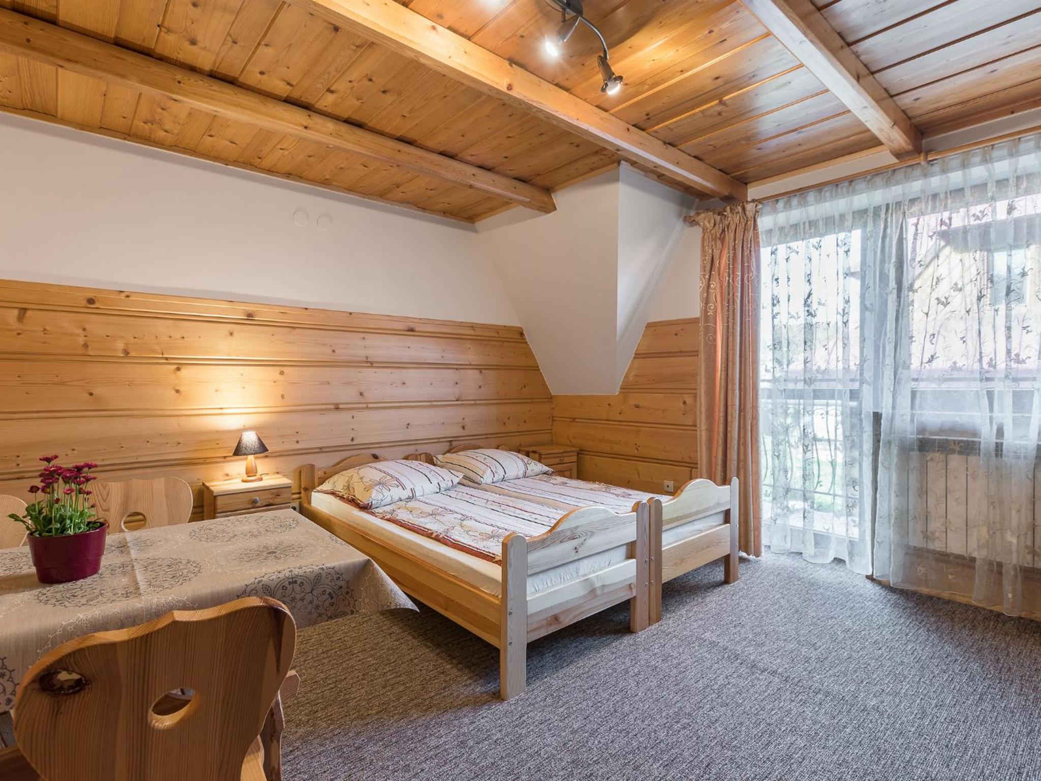 Twin Room with Sofa Bed and Balcony - Photo 5