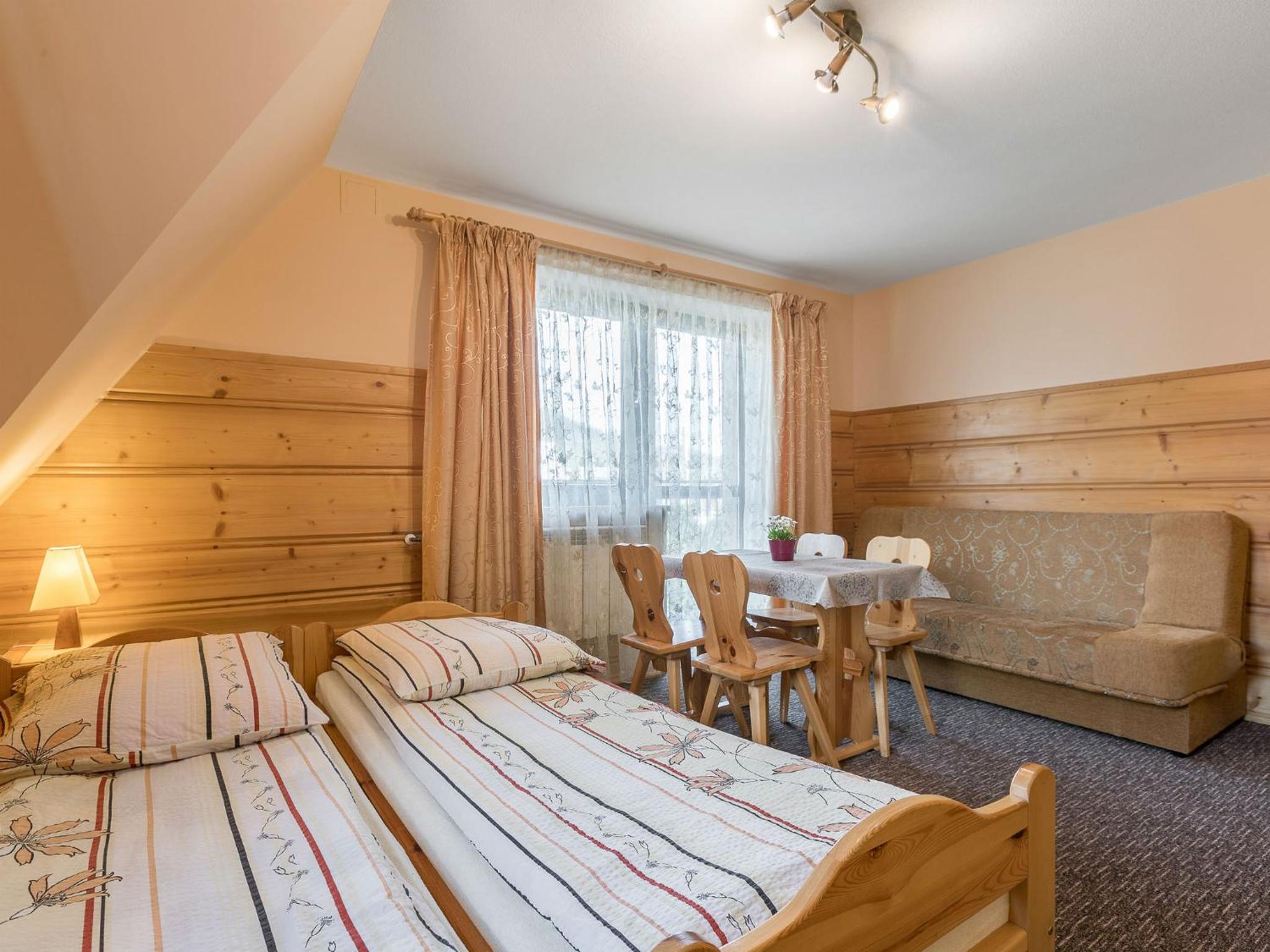Twin Room with Sofa Bed and Balcony - Photo 8