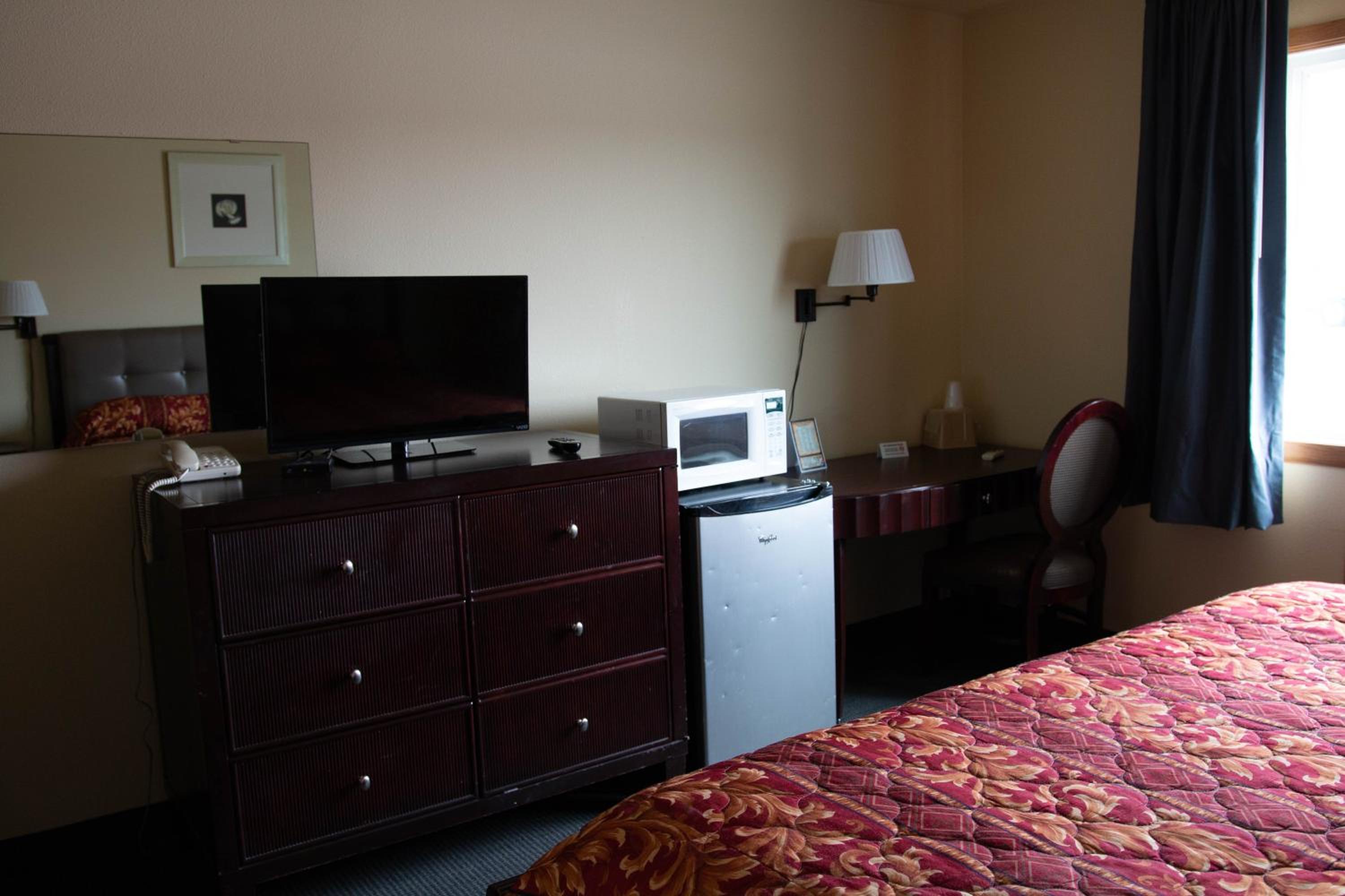 King Bed Non-Smoking photo 1