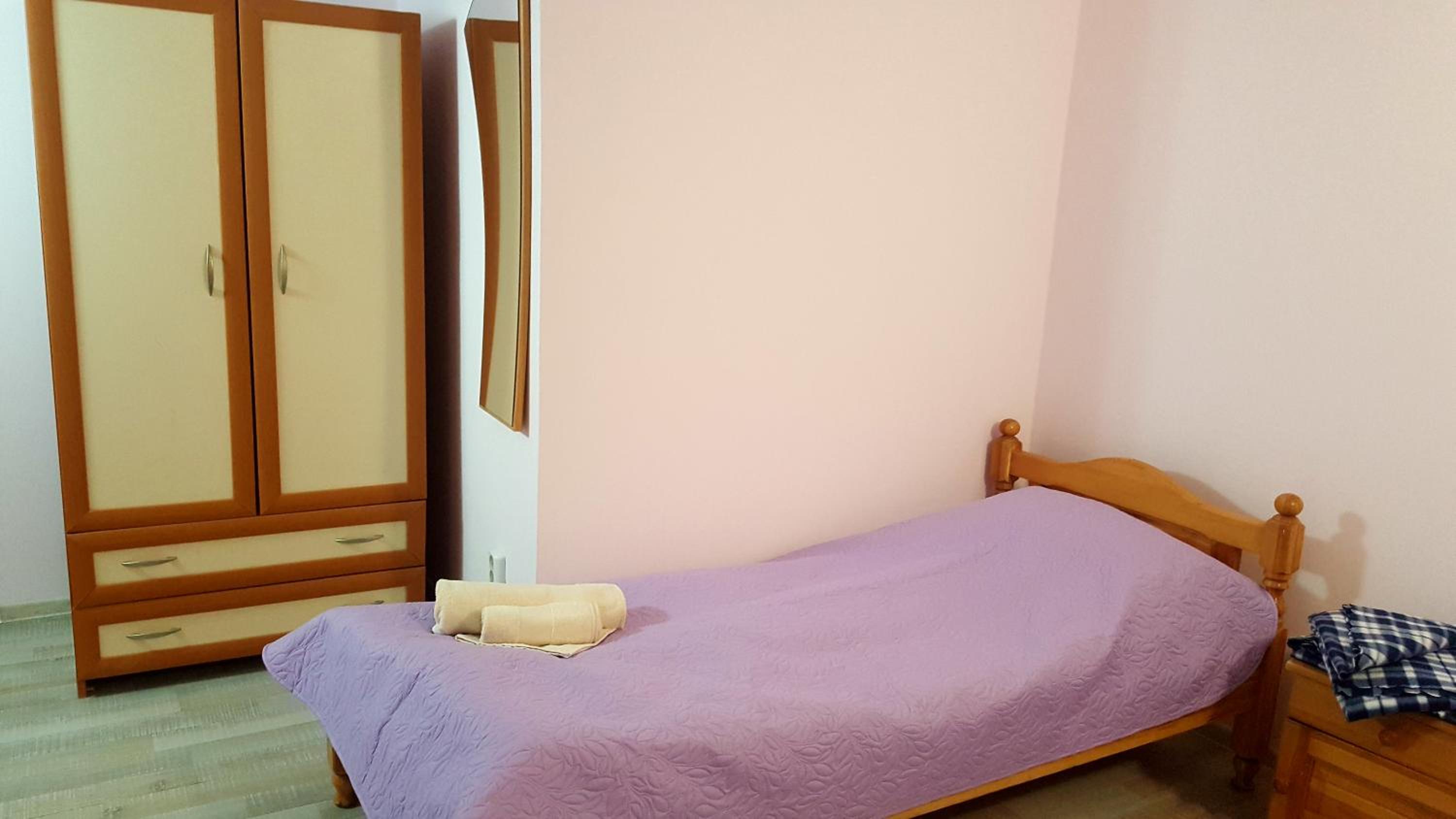 Economy Twin Room photo 2