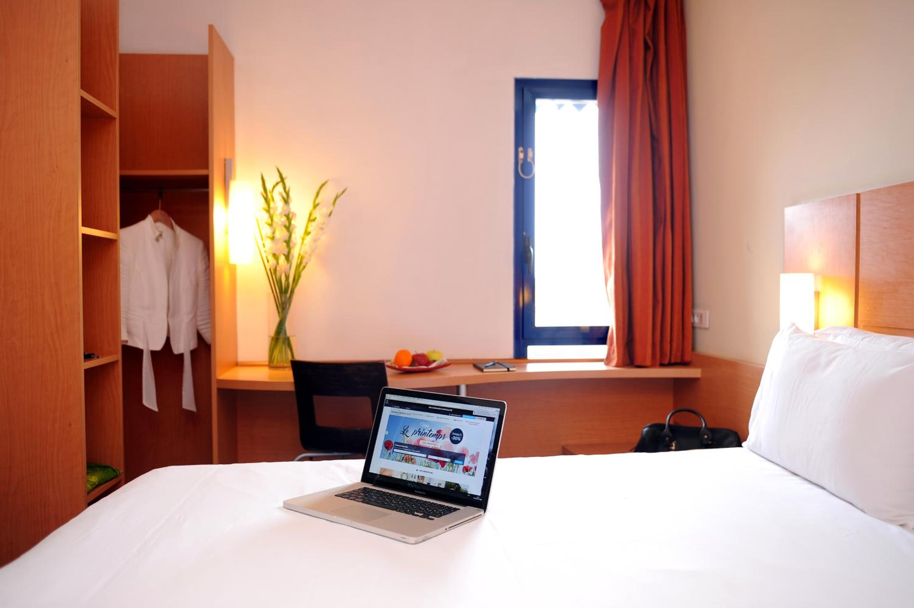 Standard Double Room - Photo 2