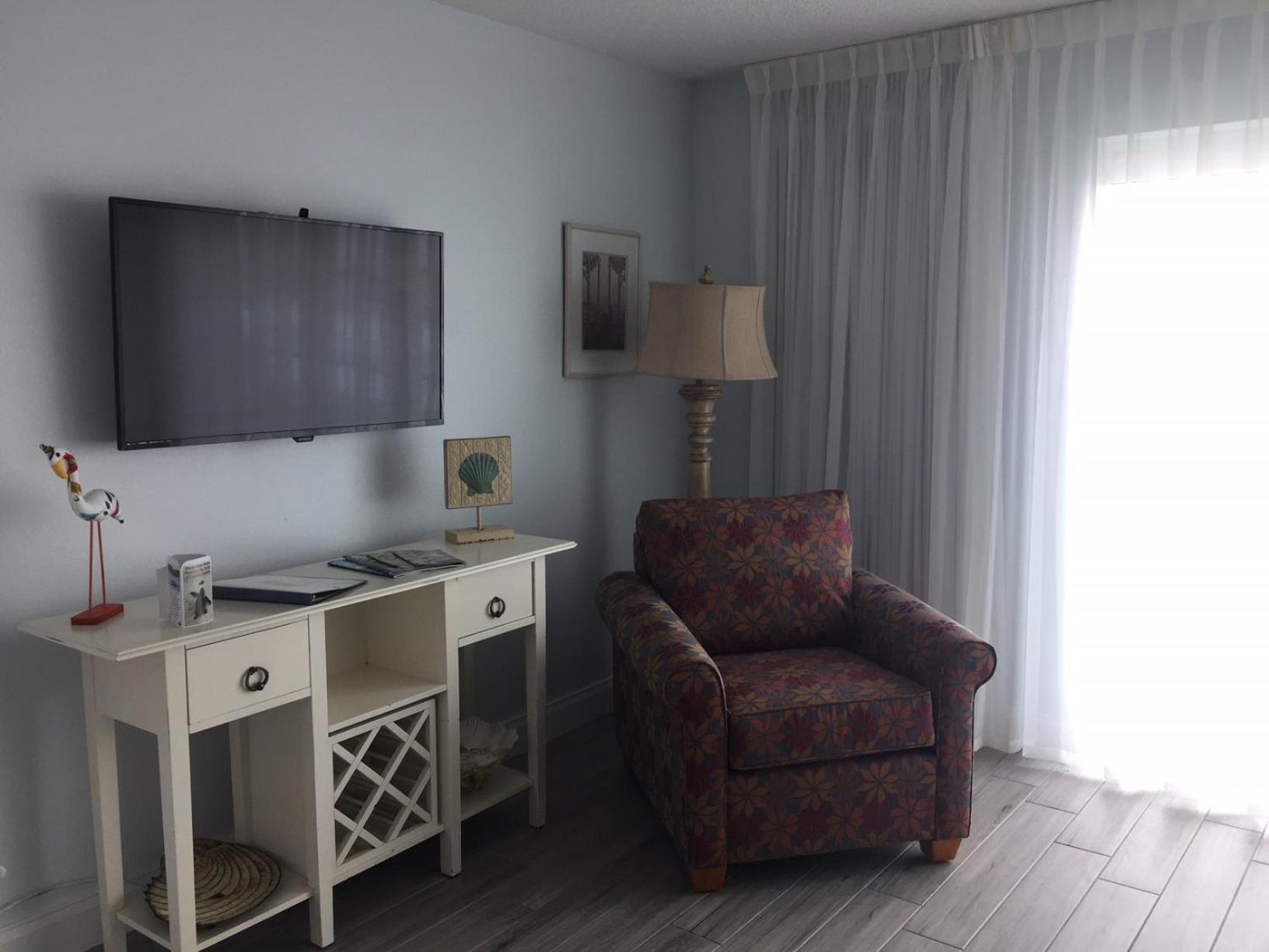 3rd Floor Ocean Front King Suite - Photo 8